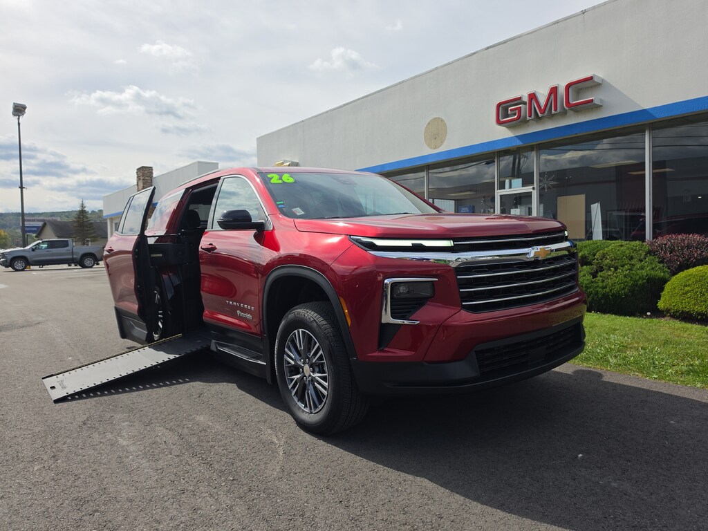 Used 2026 Chevrolet Traverse FWD LT SUV