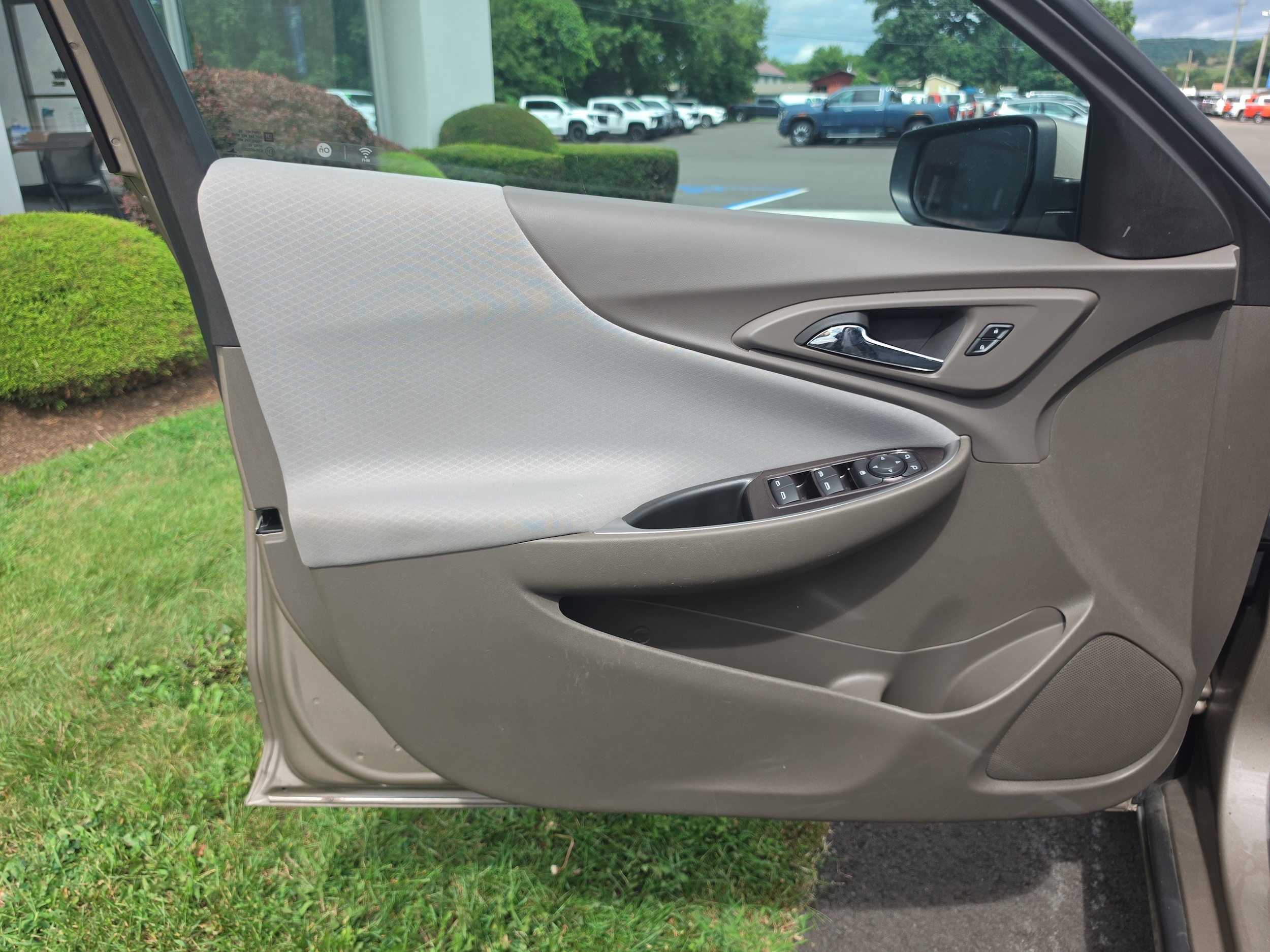 2024 Chevrolet Malibu 1LT - Photo 16