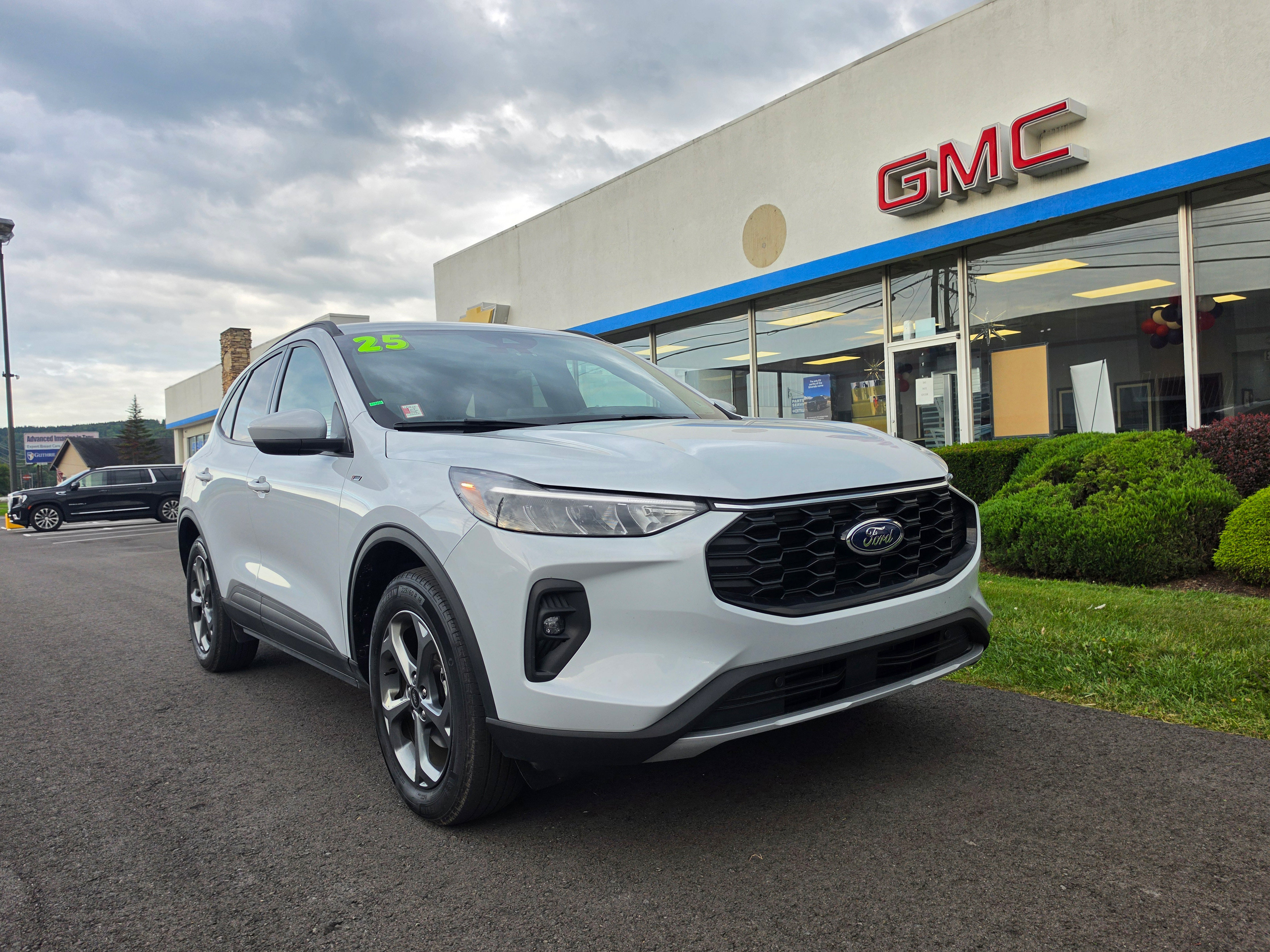 Used 2025 Ford Escape ST-Line Select SUV