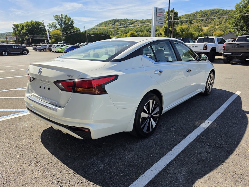 Used 2022 Nissan Altima 2.5 SV Sedan