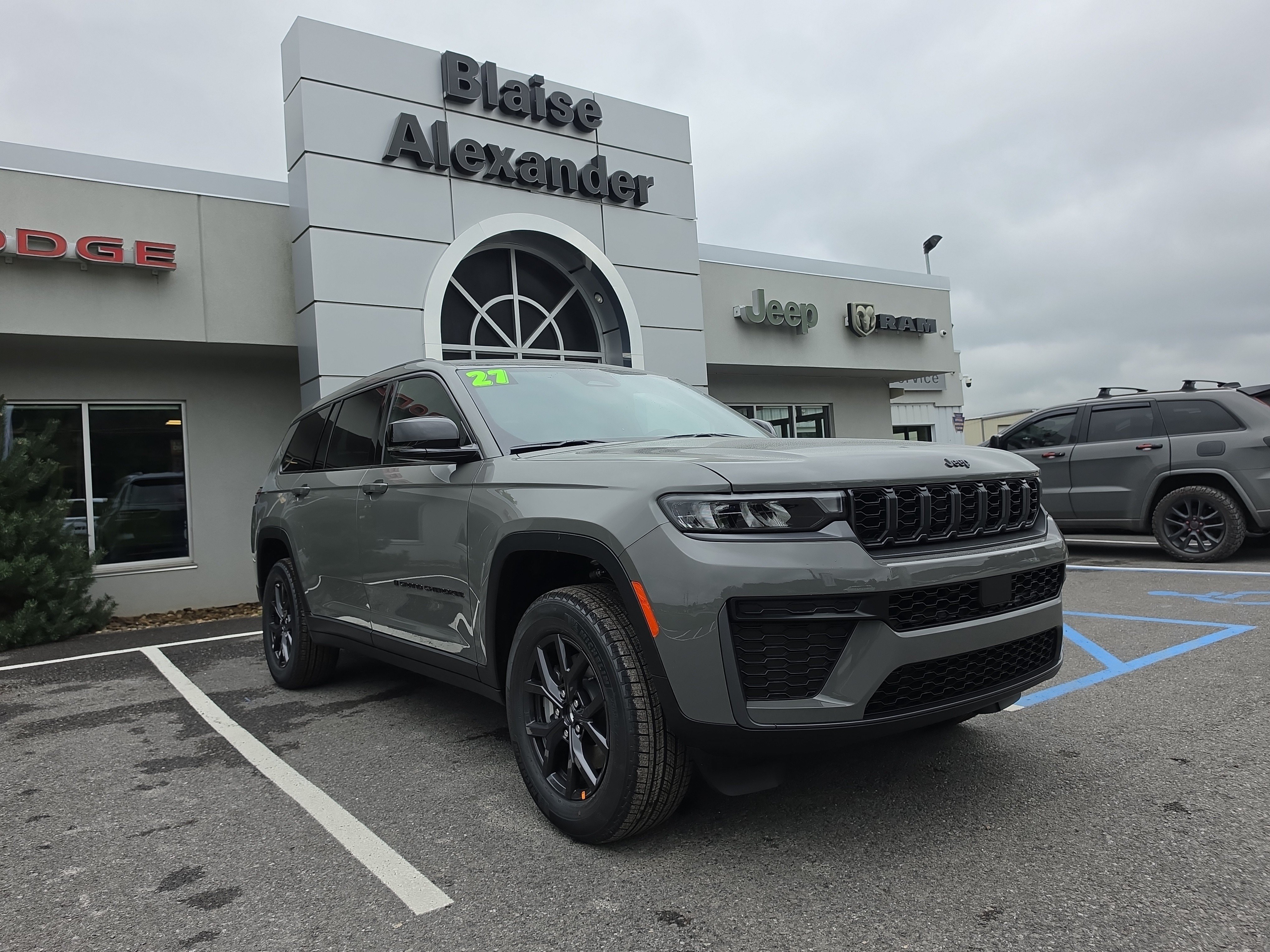 New 2027 Jeep Grand Cherokee L LAREDO ALTITUDE 4X4 Sport Utility