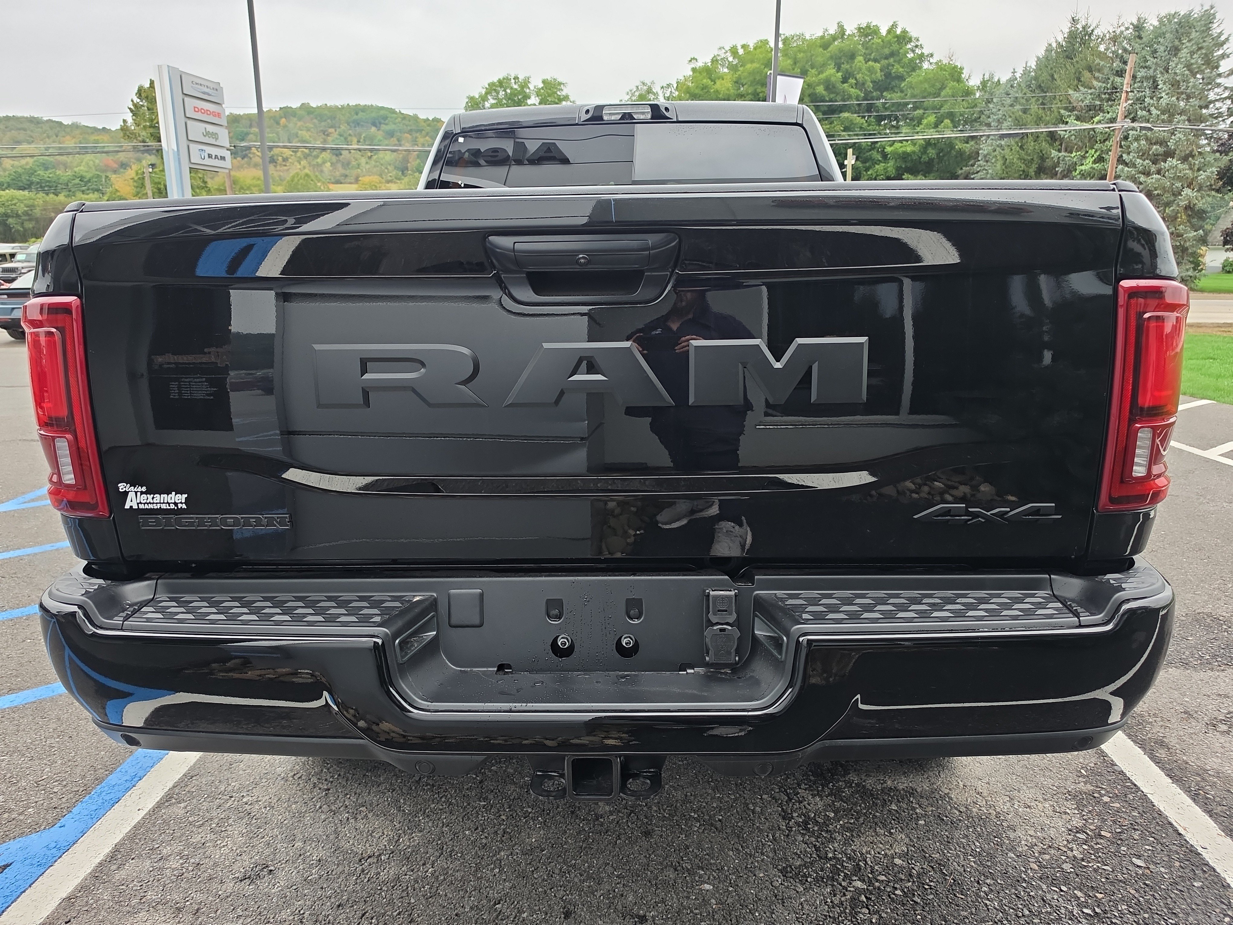 New 2027 Ram 2500 BIG HORN CREW CAB 4X4 6'4 BOX Pickup