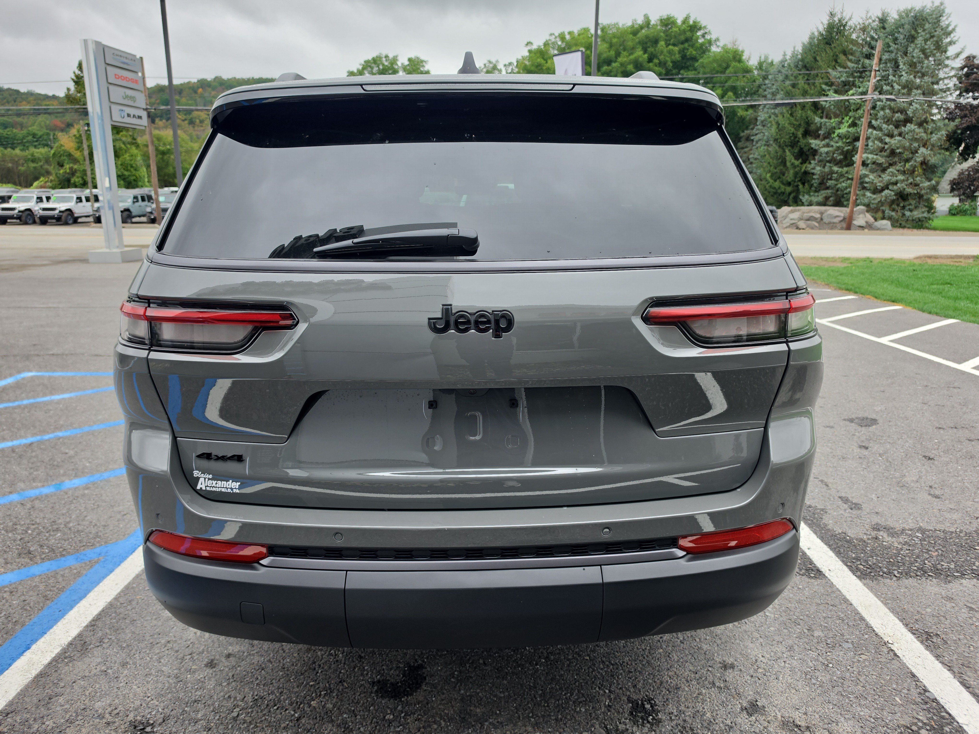 New 2027 Jeep Grand Cherokee L LAREDO ALTITUDE 4X4 Sport Utility