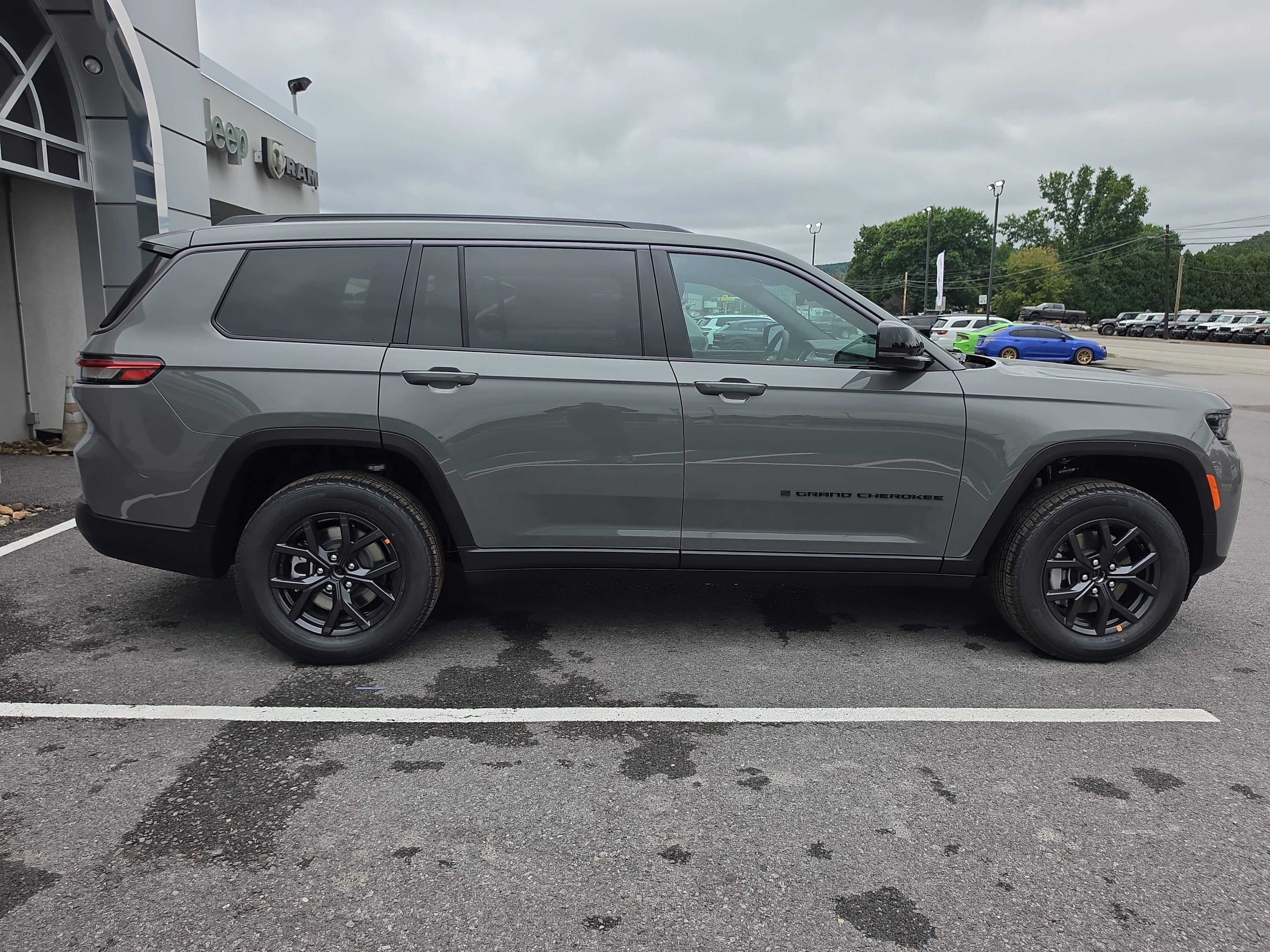 New 2027 Jeep Grand Cherokee L LAREDO ALTITUDE 4X4 Sport Utility