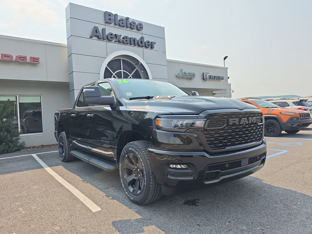 New 2026 Ram 1500 EXPRESS CREW CAB 4X4 5'7 BOX Pickup
