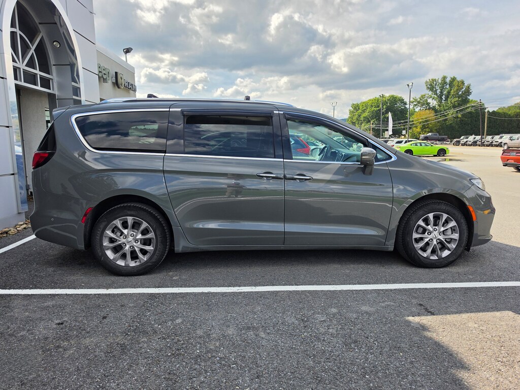 Used 2021 Chrysler Pacifica Touring L Van Passenger Van