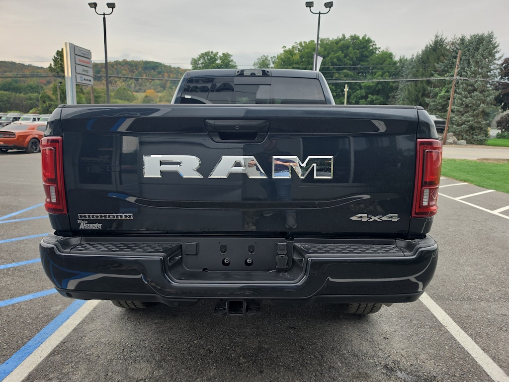 New 2027 Ram 2500 BIG HORN CREW CAB 4X4 6'4 BOX Pickup