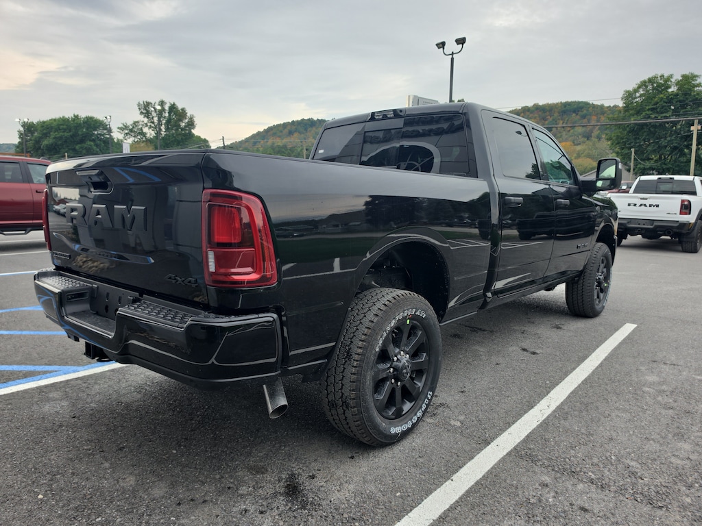 New 2027 Ram 2500 BIG HORN CREW CAB 4X4 6'4 BOX Pickup