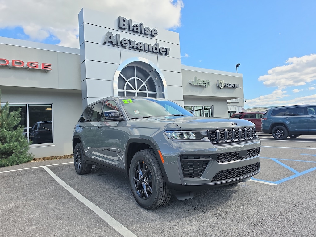 New 2027 Jeep Grand Cherokee LAREDO ALTITUDE 4X4 Sport Utility