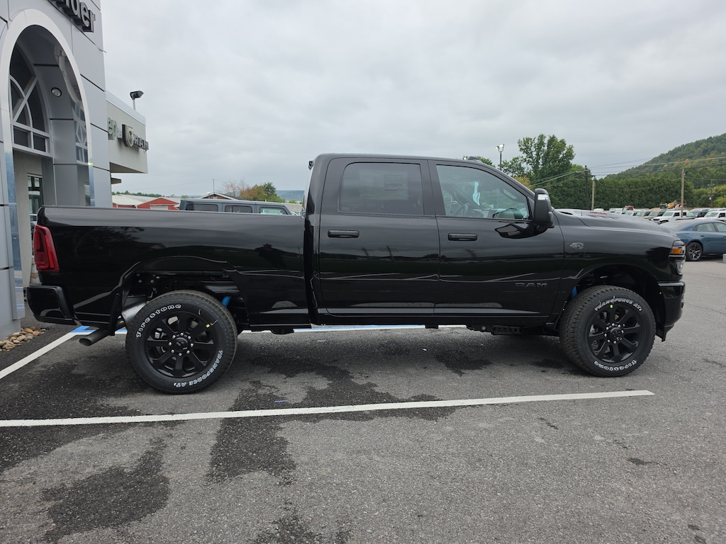 New 2027 Ram 2500 BIG HORN CREW CAB 4X4 6'4 BOX Pickup