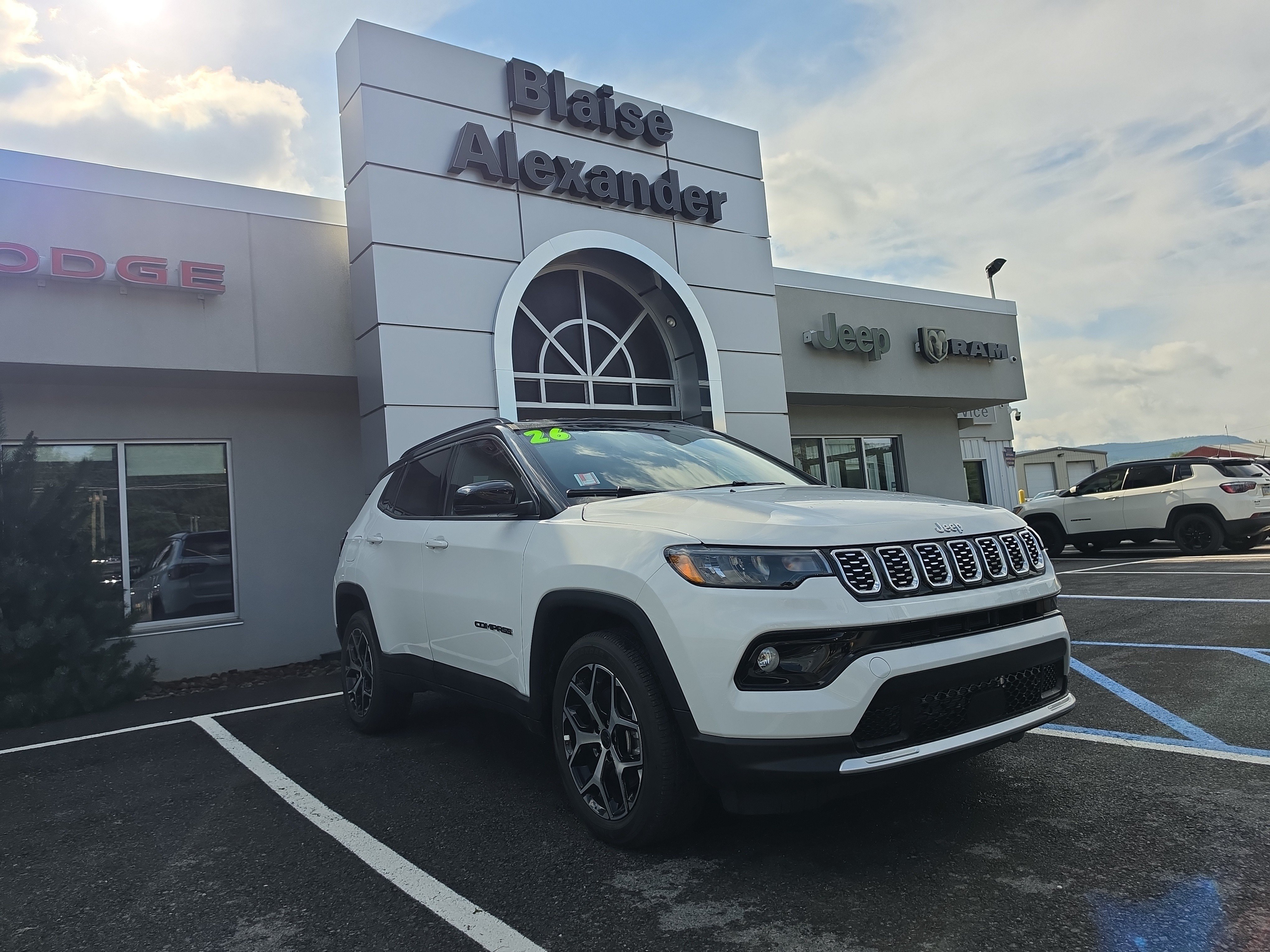 New 2026 Jeep Compass LIMITED 4X4 Sport Utility