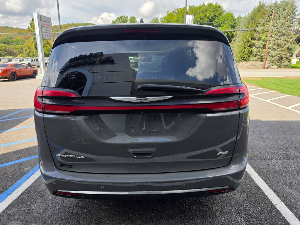 Used 2021 Chrysler Pacifica Touring L Van Passenger Van