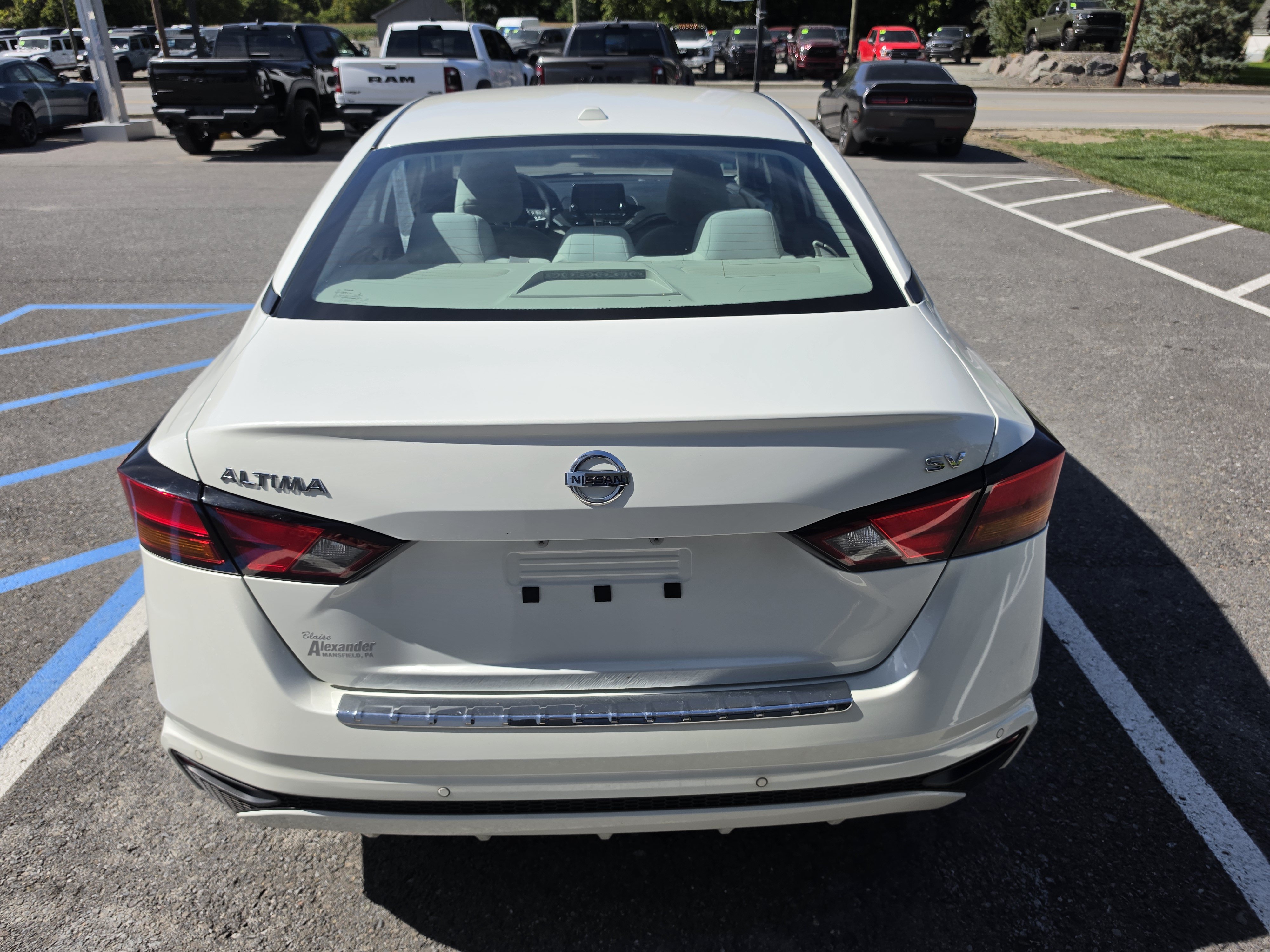 Used 2022 Nissan Altima 2.5 SV Sedan