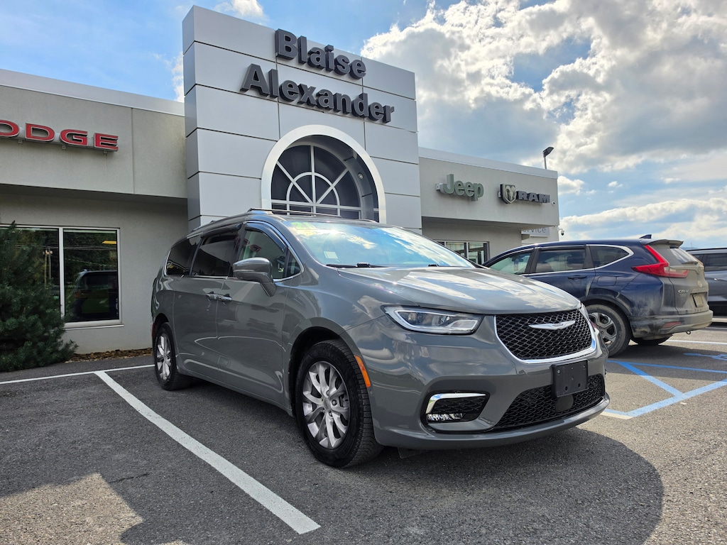 Used 2021 Chrysler Pacifica Touring L Van Passenger Van
