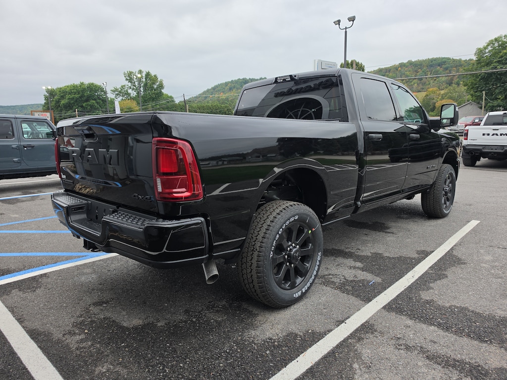 New 2027 Ram 2500 BIG HORN CREW CAB 4X4 6'4 BOX Pickup