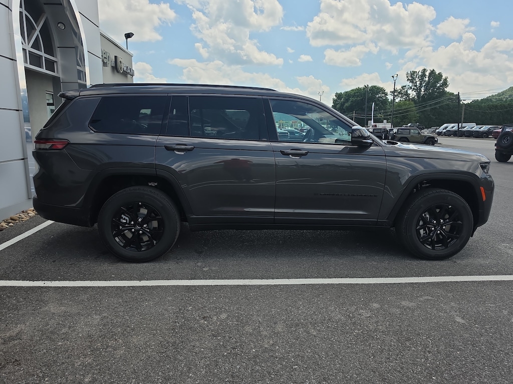 New 2026 Jeep Grand Cherokee L LAREDO ALTITUDE 4X4 Sport Utility