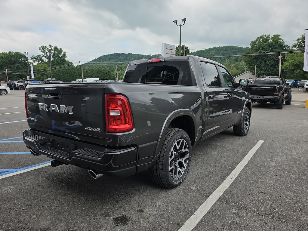 New 2027 Ram 1500 LARAMIE CREW CAB 4X4 5'7 BOX Pickup