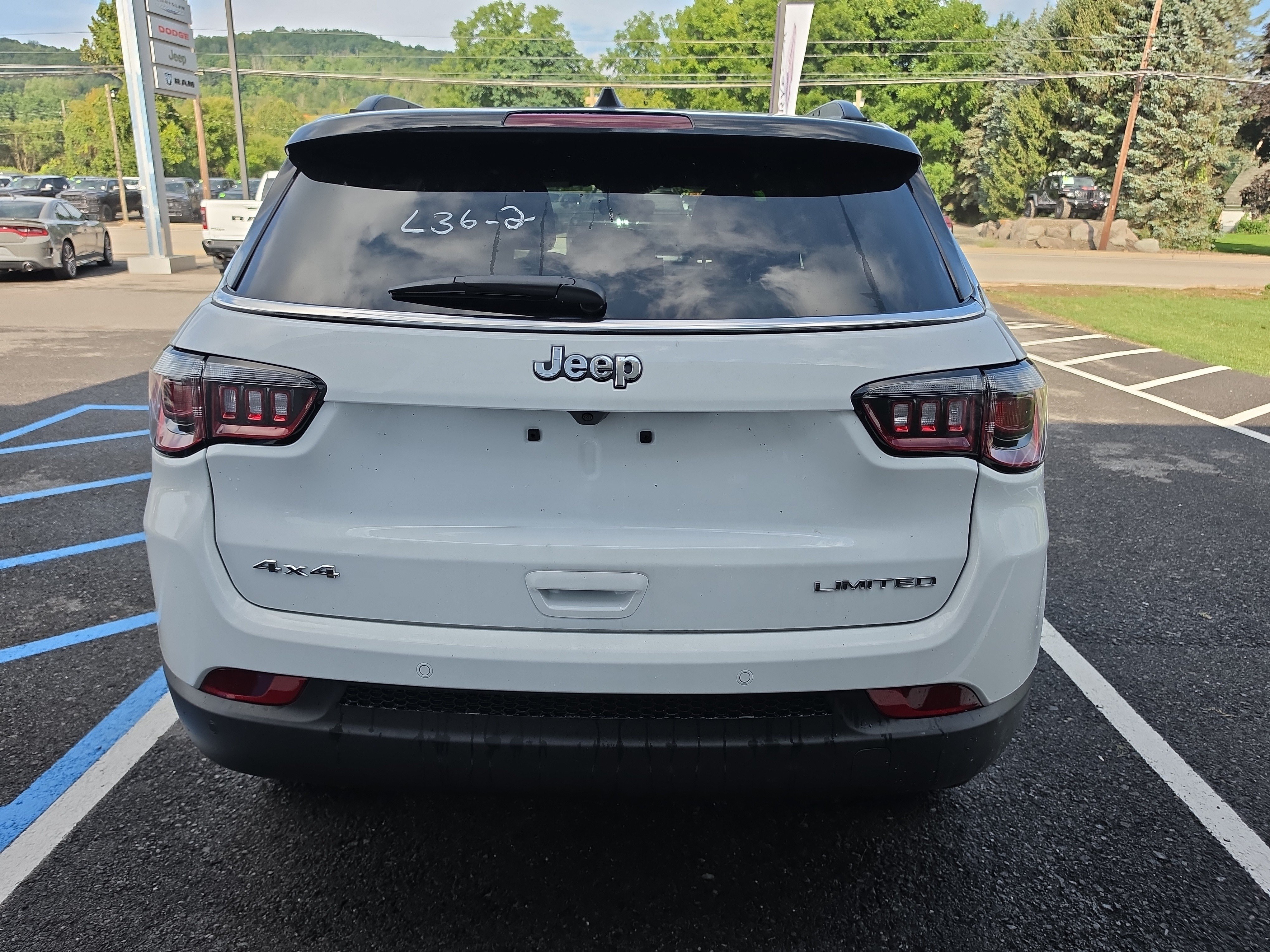 New 2026 Jeep Compass LIMITED 4X4 Sport Utility