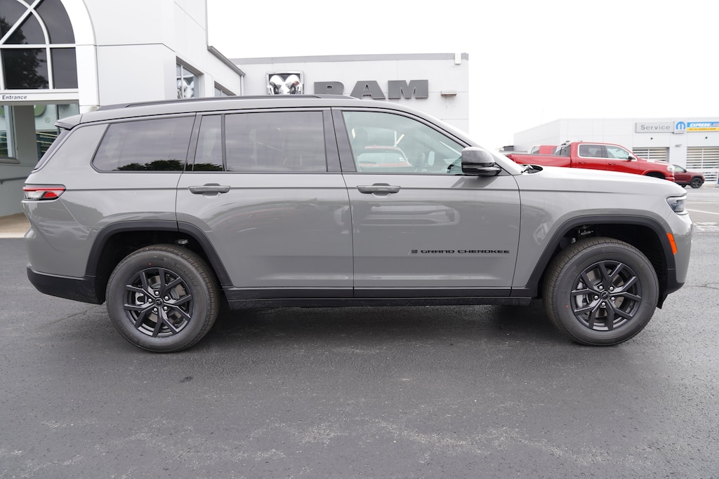 New 2027 Jeep Grand Cherokee L LAREDO ALTITUDE 4X4 Sport Utility