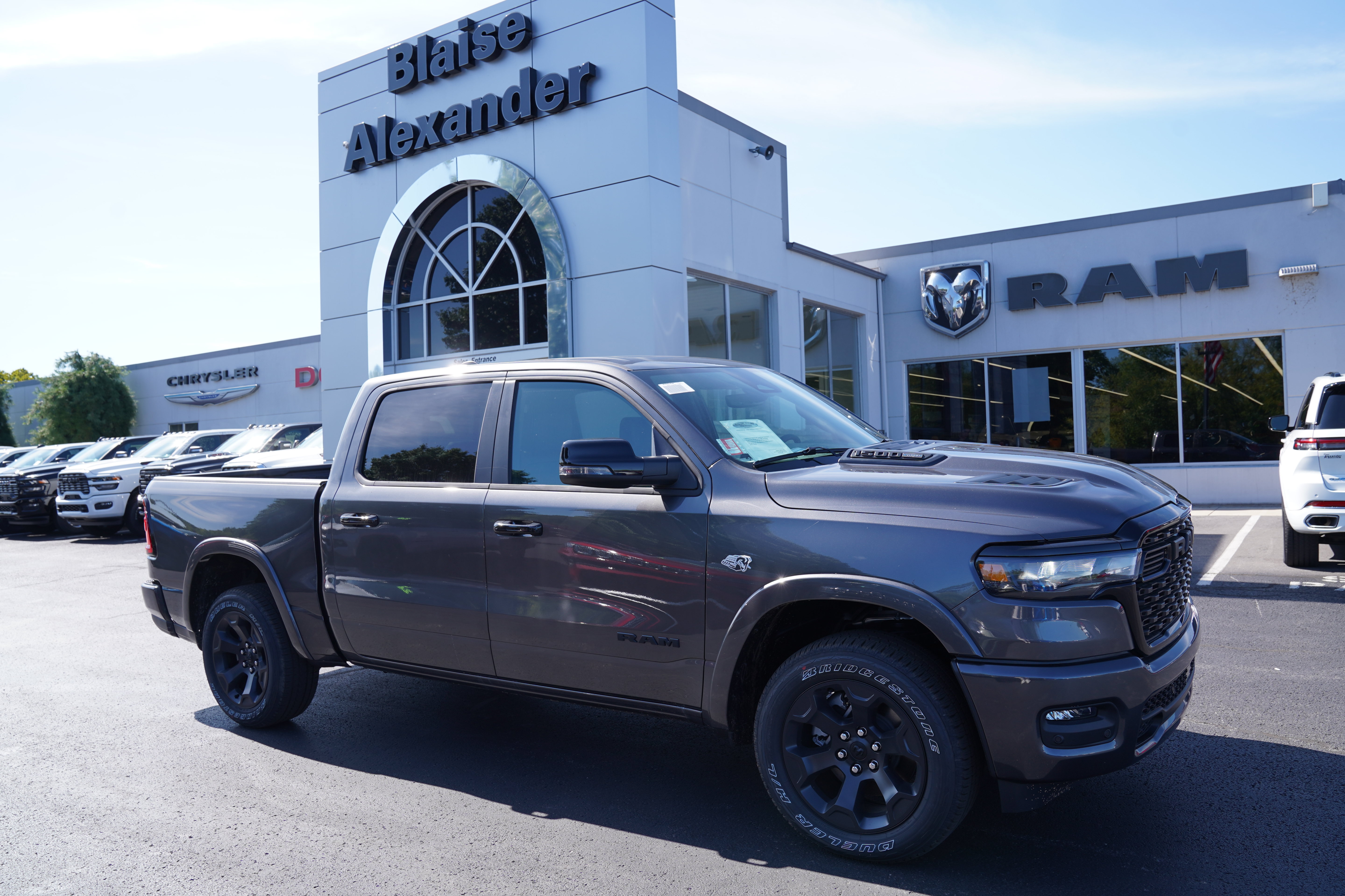 New 2026 Ram 1500 BIG HORN CREW CAB 4X4 5'7 BOX Pickup