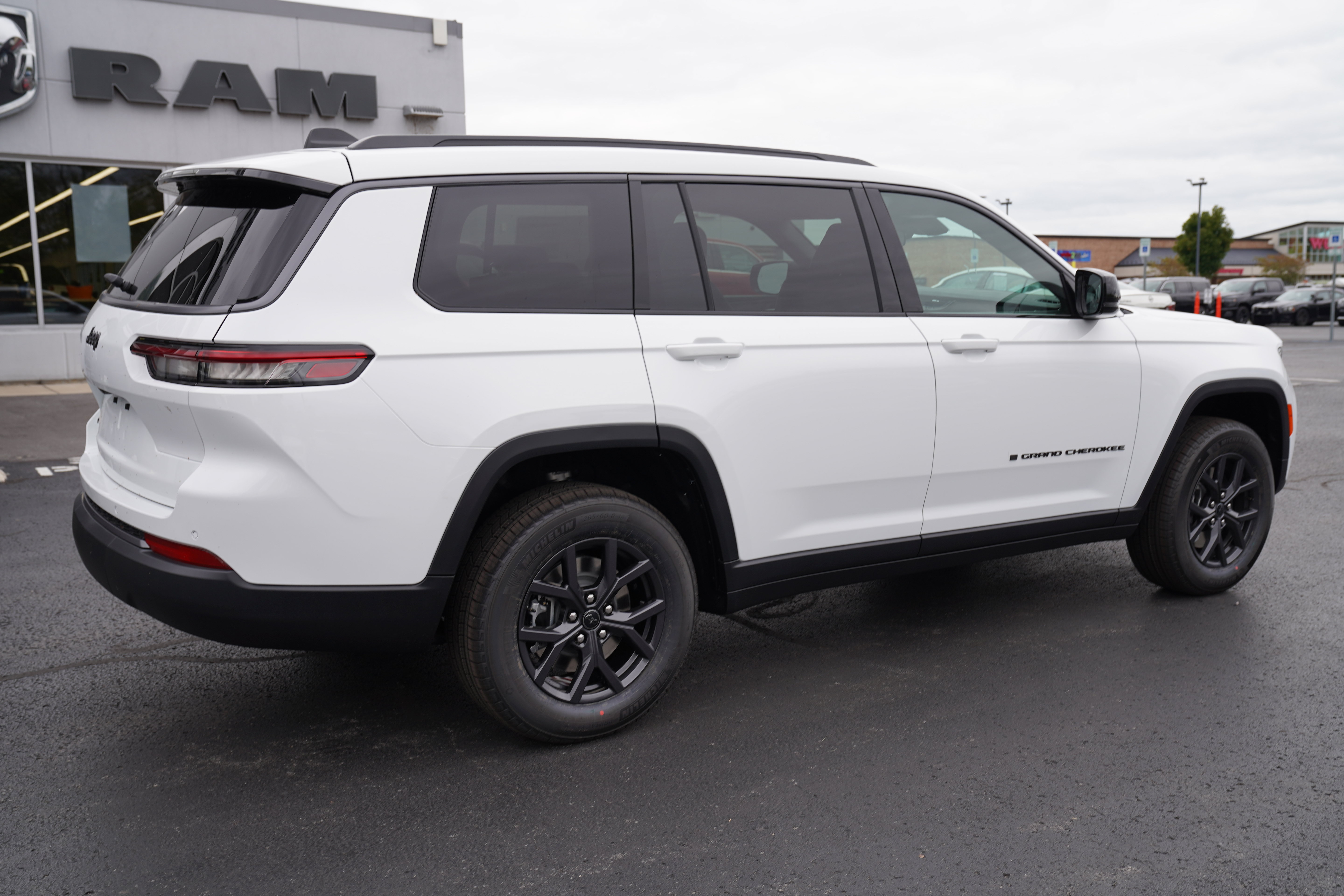 New 2027 Jeep Grand Cherokee L LAREDO ALTITUDE 4X4 Sport Utility
