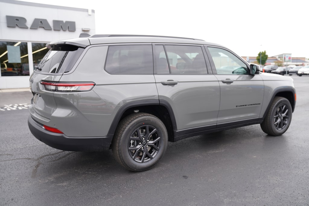 New 2027 Jeep Grand Cherokee L LAREDO ALTITUDE 4X4 Sport Utility