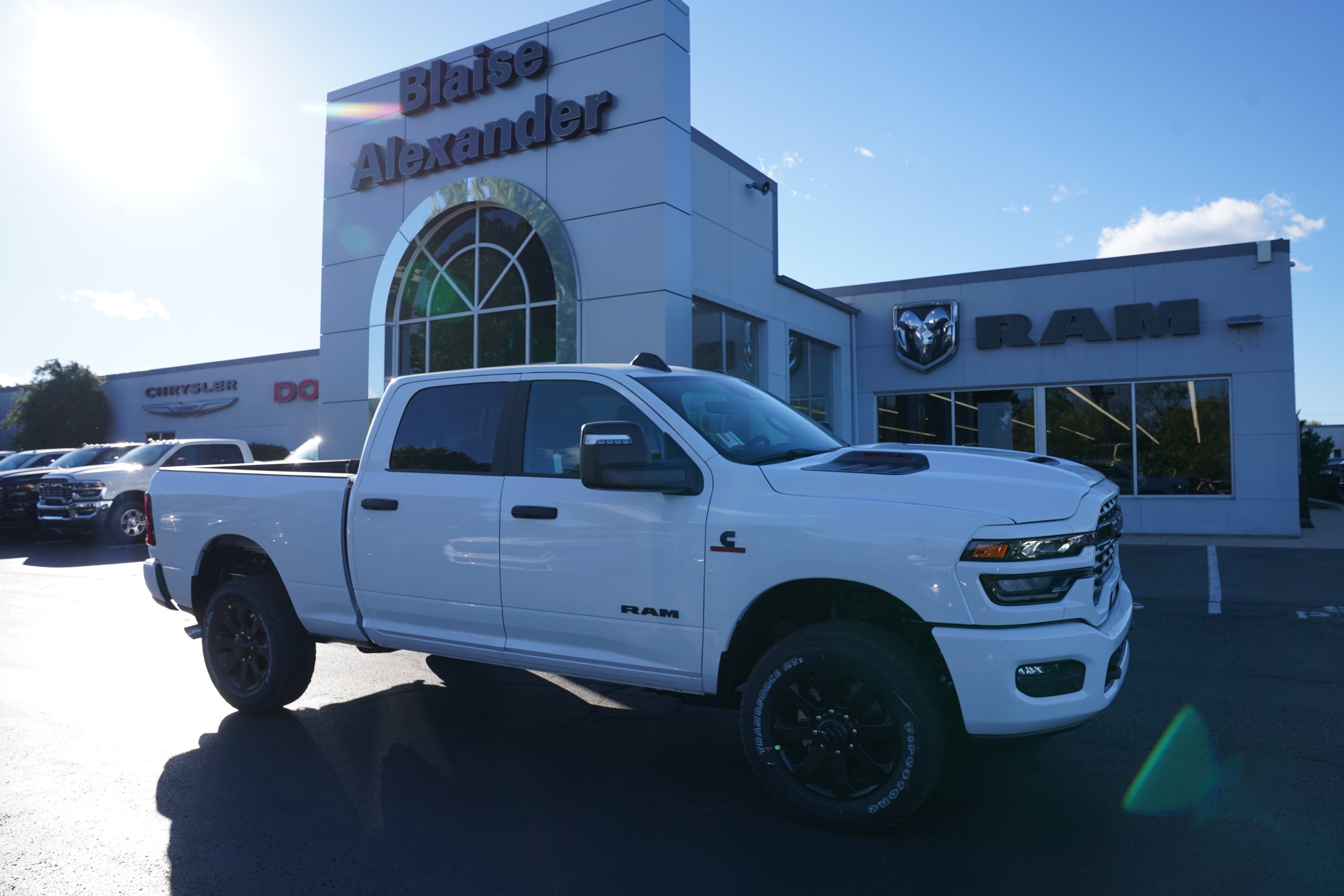 New 2027 Ram 2500 BIG HORN CREW CAB 4X4 6'4 BOX Pickup