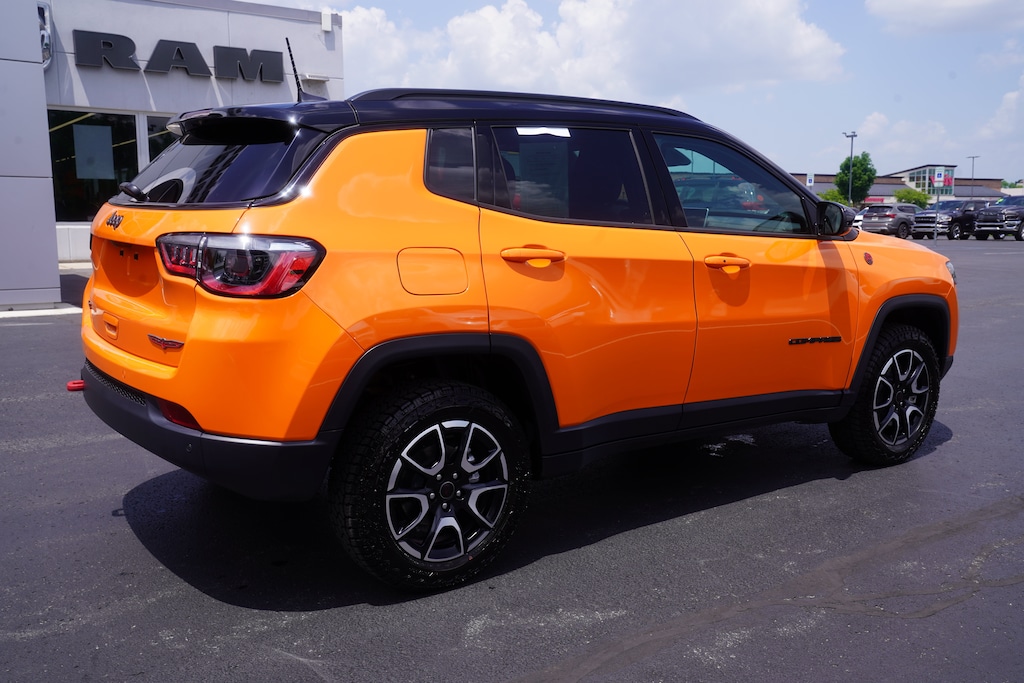 Used 2026 Jeep Compass Trailhawk SUV