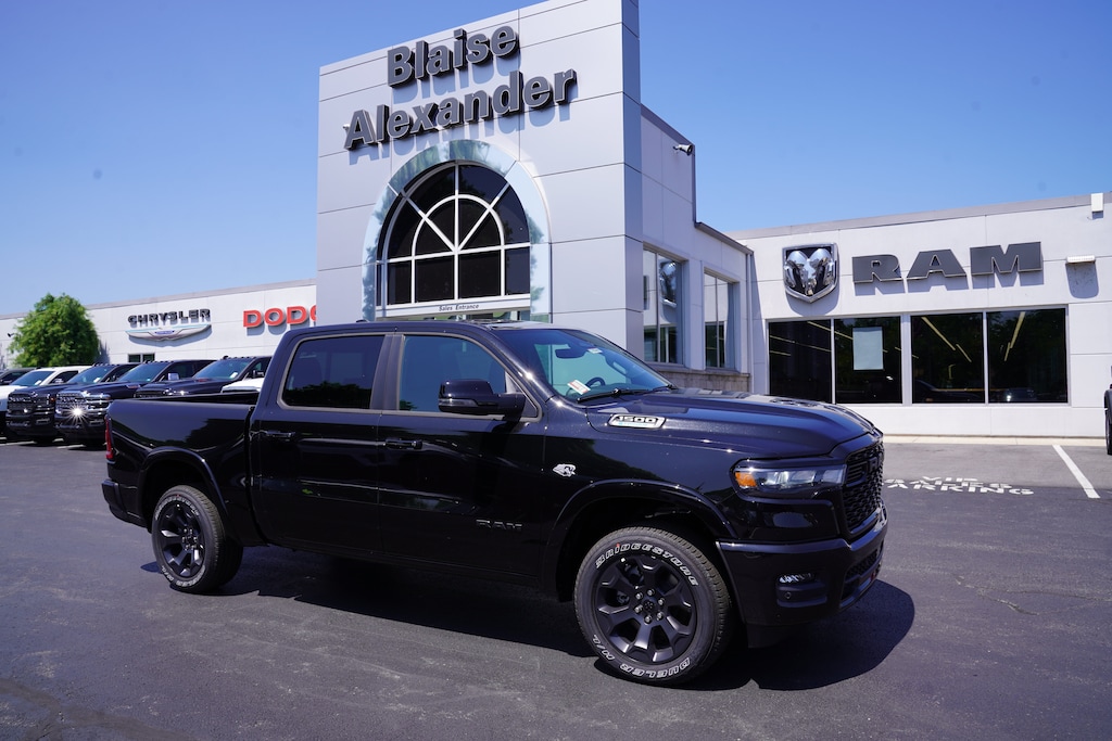 New 2026 Ram 1500 BIG HORN CREW CAB 4X4 5'7 BOX Pickup