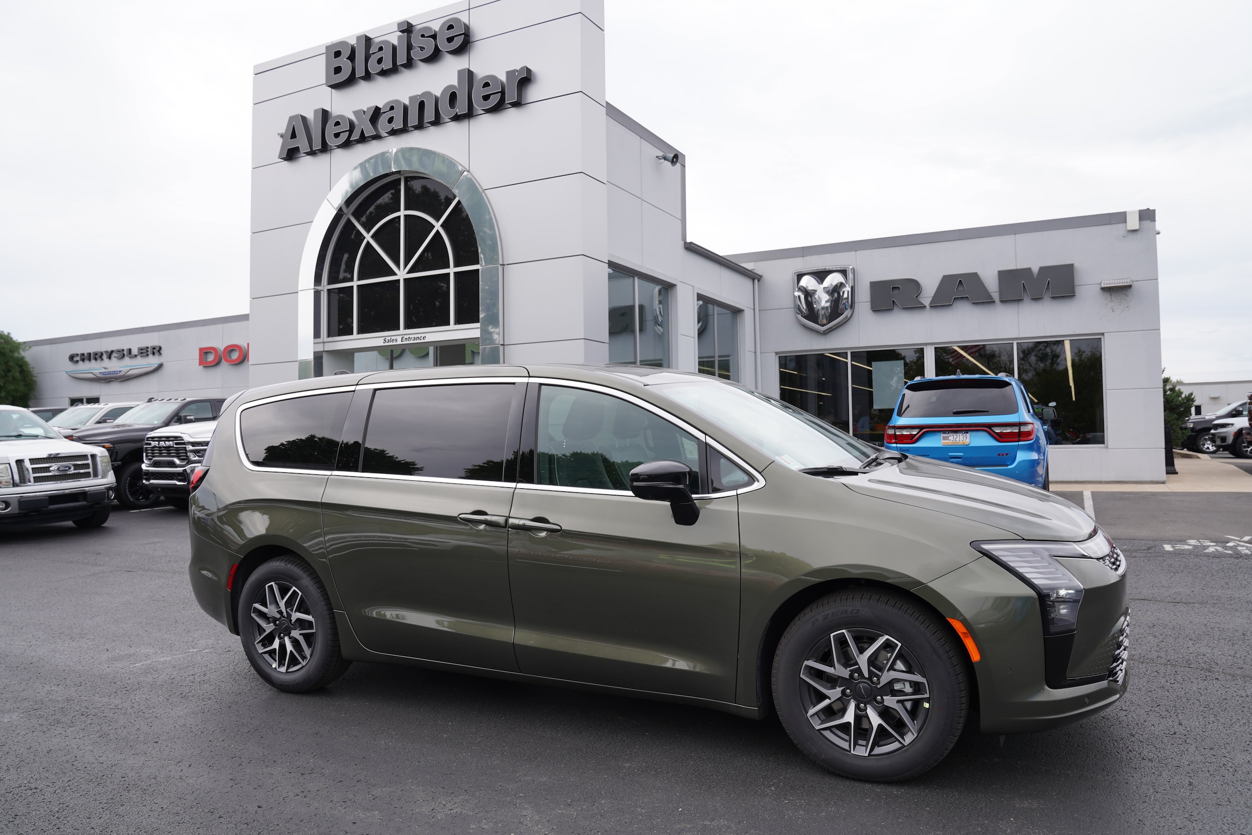 2027 Chrysler Pacifica Limited