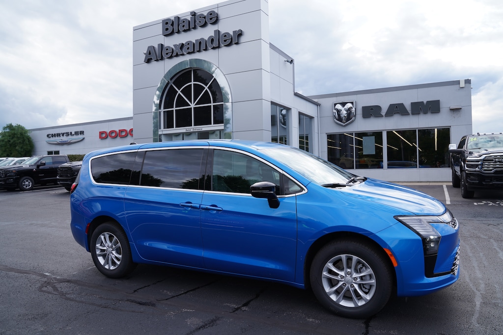 New 2027 Chrysler Pacifica SELECT AWD Passenger Van