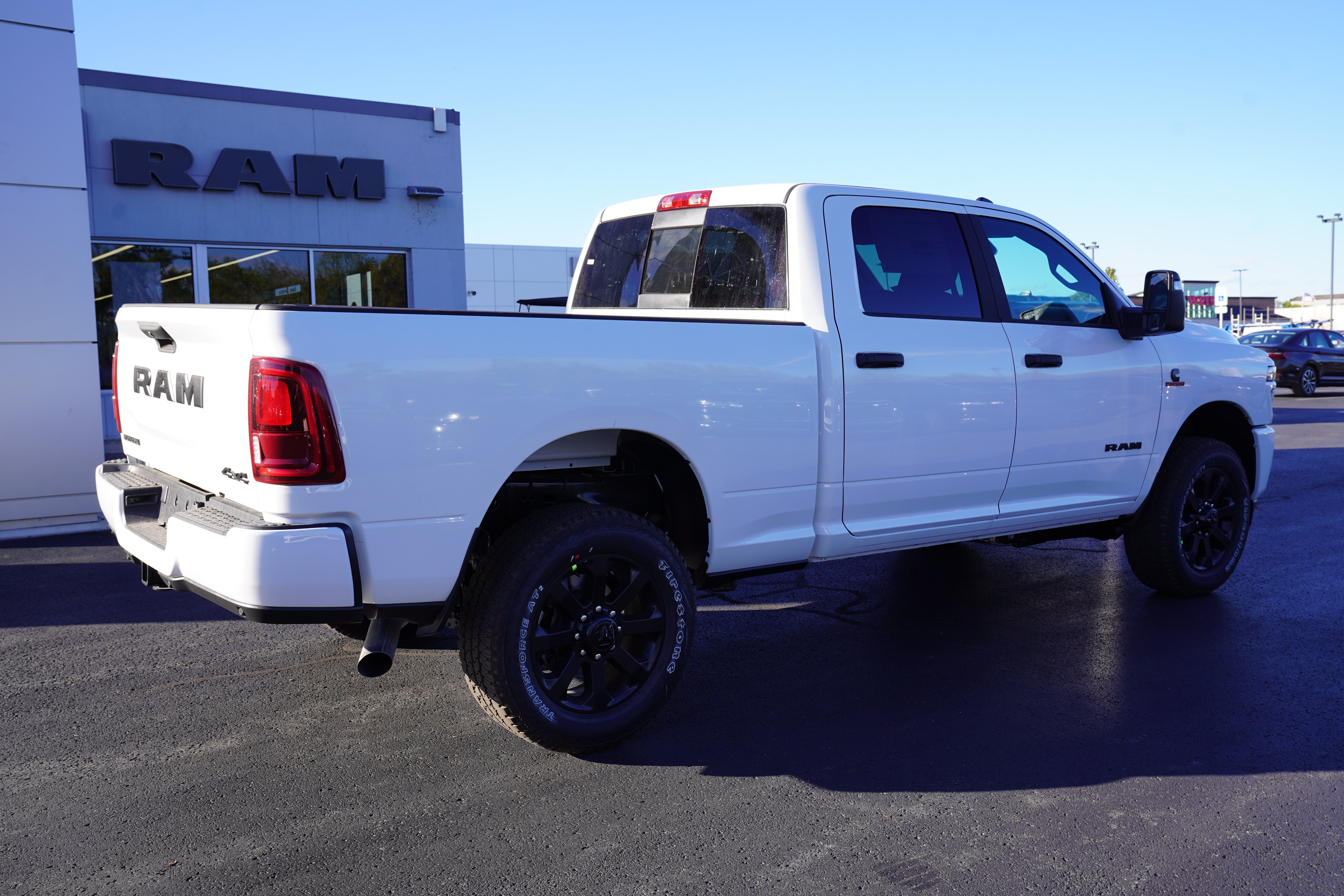 New 2027 Ram 2500 BIG HORN CREW CAB 4X4 6'4 BOX Pickup