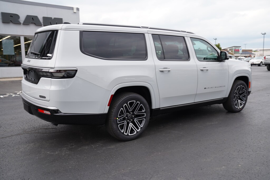 New 2027 Jeep Grand Wagoneer LONG WHEELBASE OVERLAND 4X4 Sport Utility