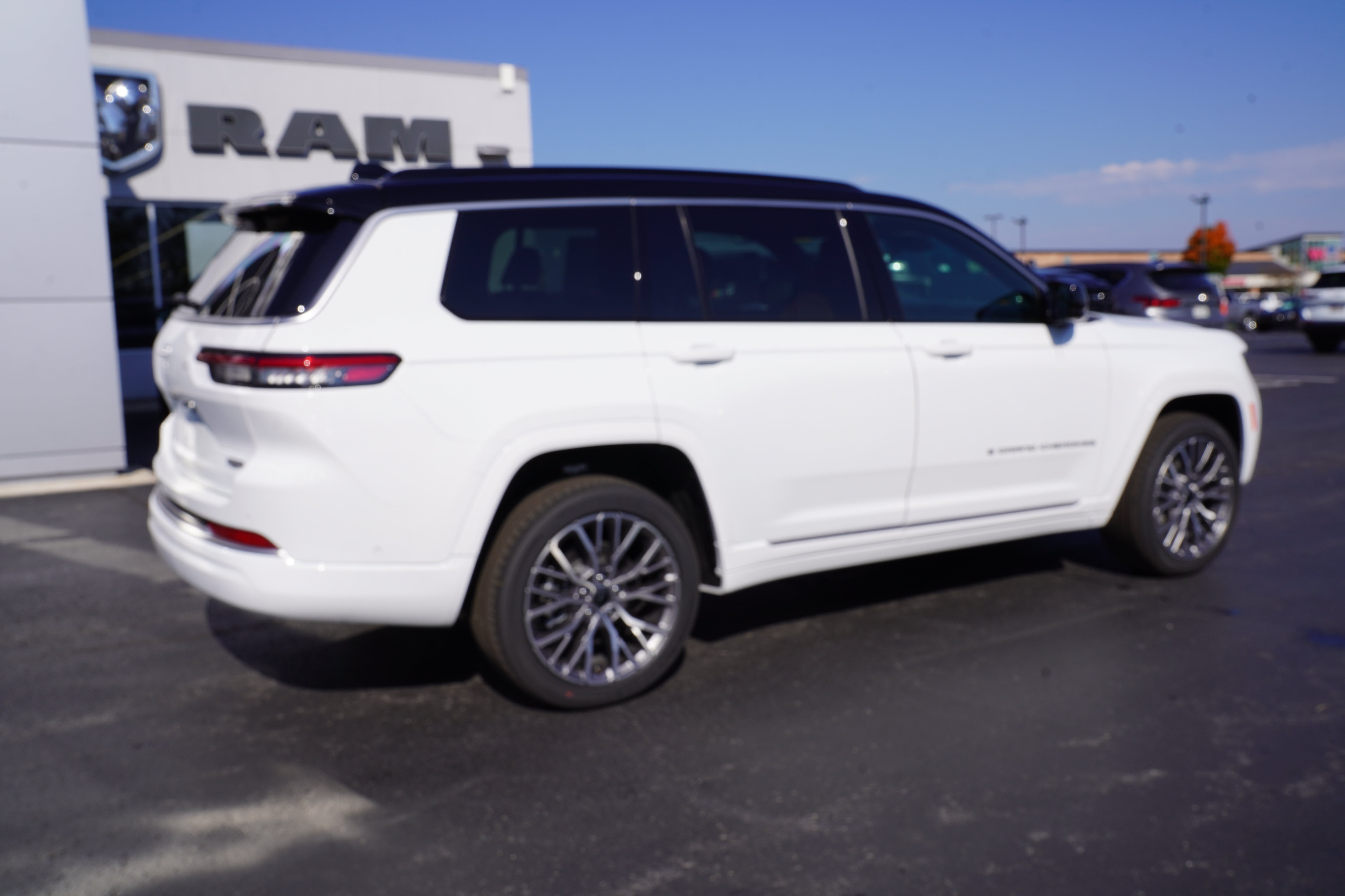 New 2027 Jeep Grand Cherokee L SUMMIT 4X4 Sport Utility