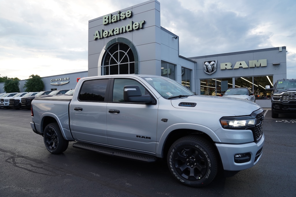 New 2027 Ram 1500 BIG HORN CREW CAB 4X4 5'7 BOX Pickup