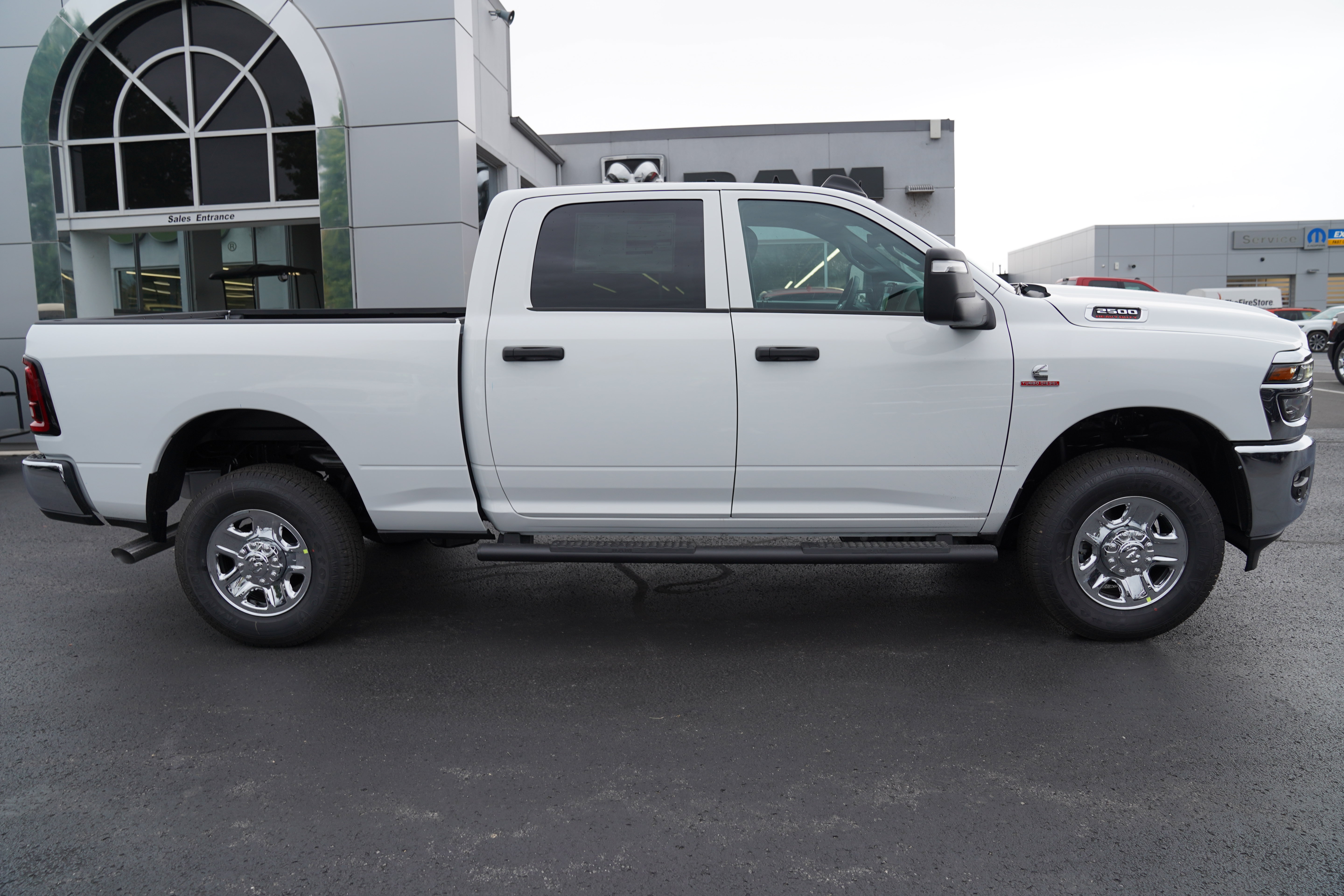 New 2027 Ram 2500 TRADESMAN CREW CAB 4X4 6'4 BOX Pickup