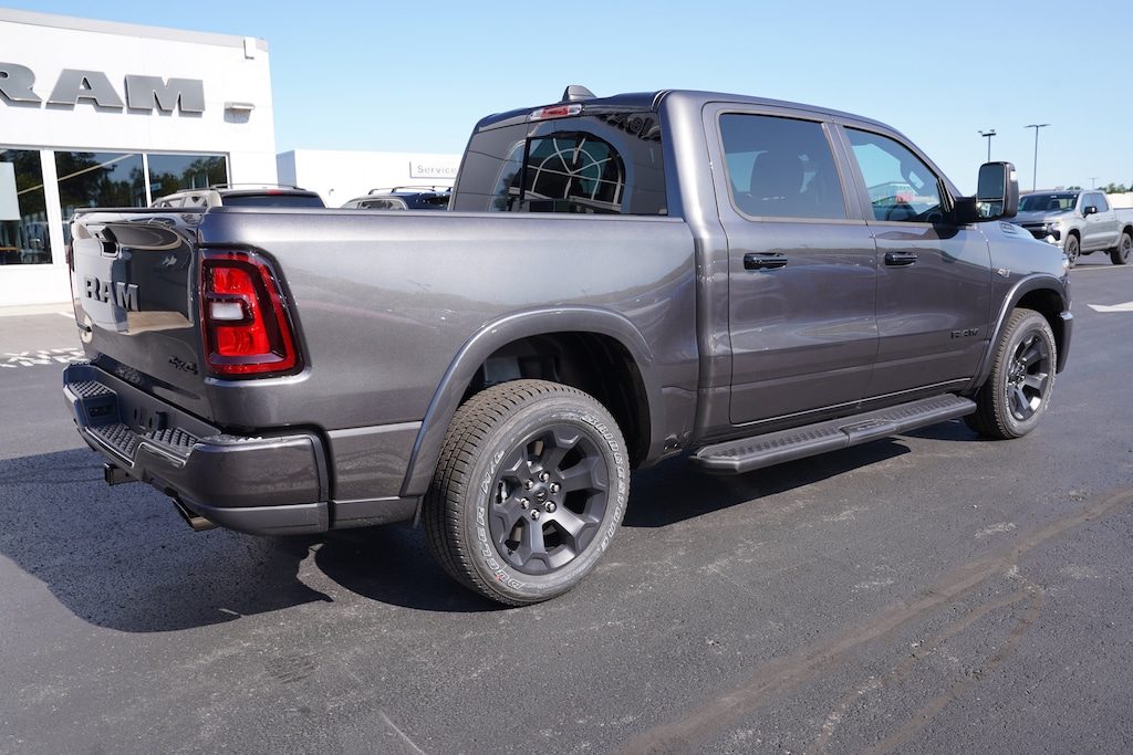 New 2027 Ram 1500 BIG HORN CREW CAB 4X4 5'7 BOX Pickup