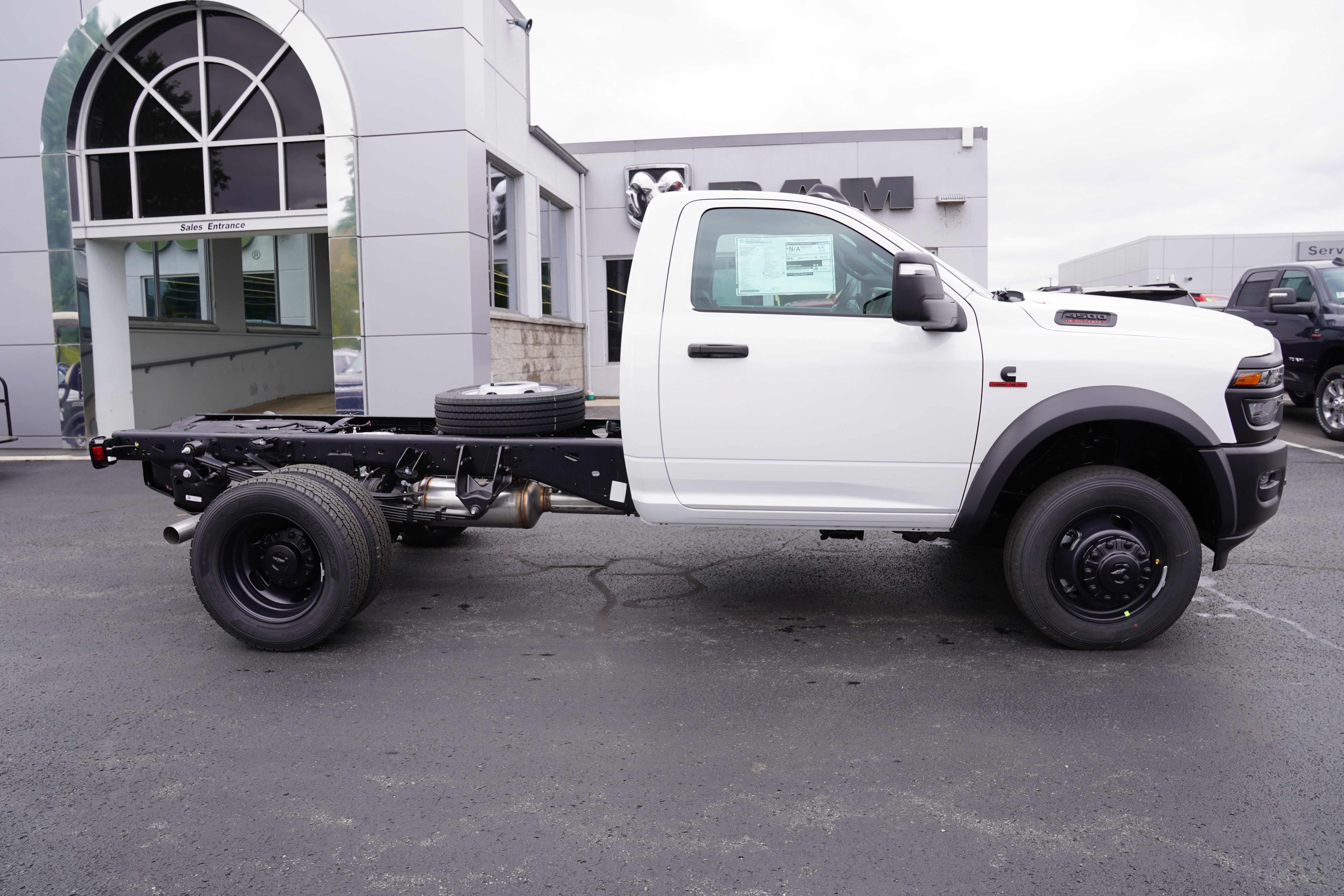 New 2027 Ram 4500 Chassis Cab TRADESMAN REGULAR 4X4 60' CA Pickup