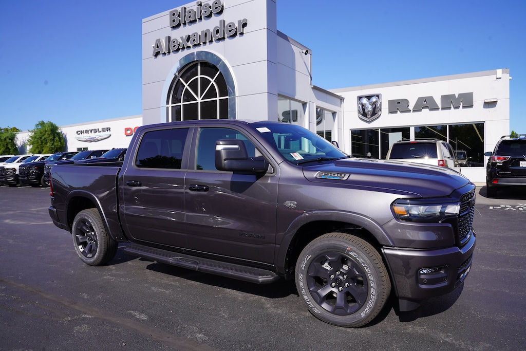 New 2027 Ram 1500 BIG HORN CREW CAB 4X4 5'7 BOX Pickup