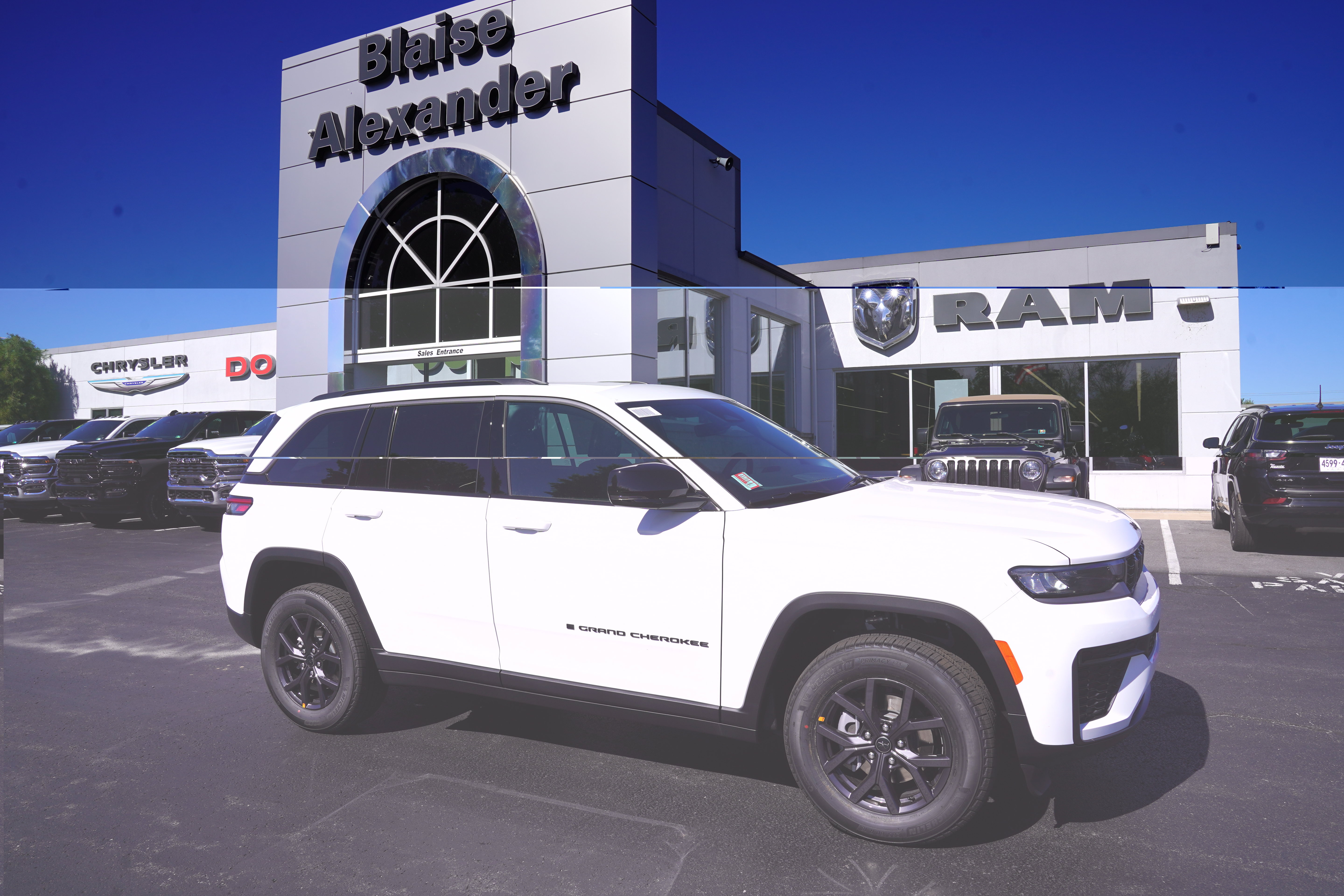 New 2027 Jeep Grand Cherokee LAREDO ALTITUDE 4X4 Sport Utility