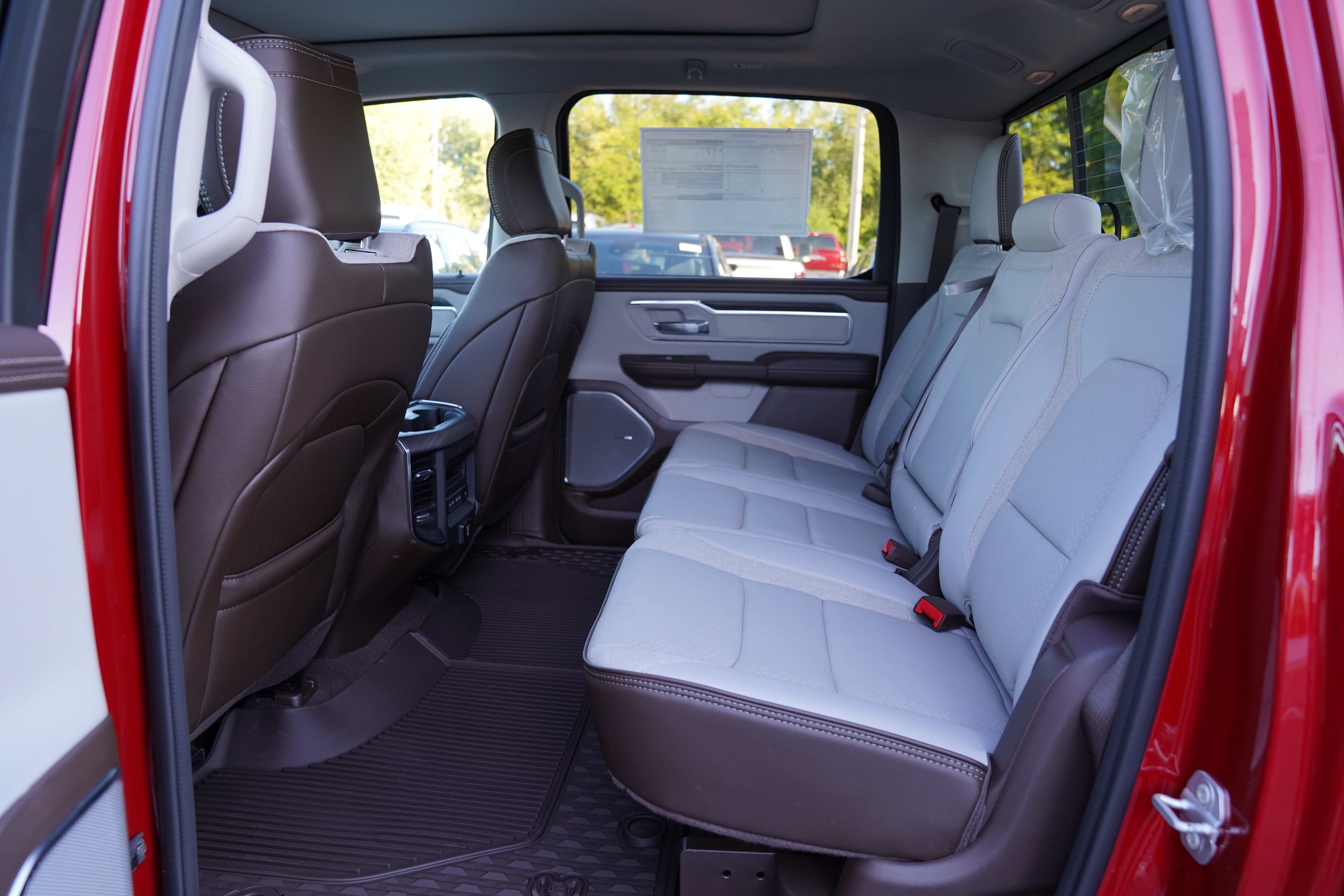 New 2027 Ram 1500 LARAMIE CREW CAB 4X4 5'7 BOX Pickup