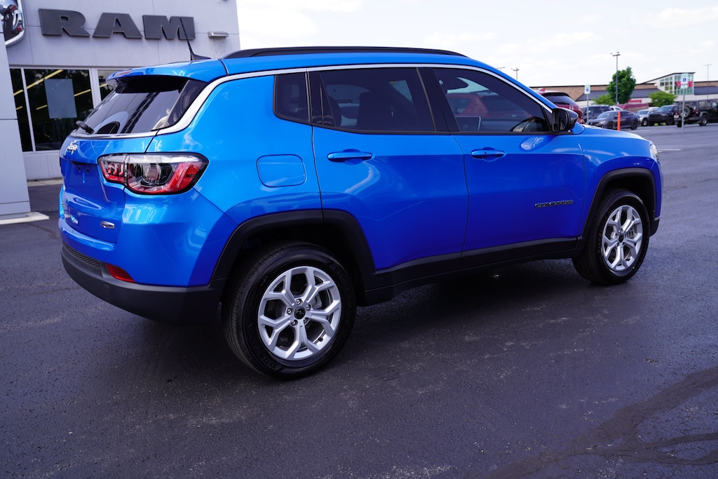 Used 2025 Jeep Compass Latitude SUV