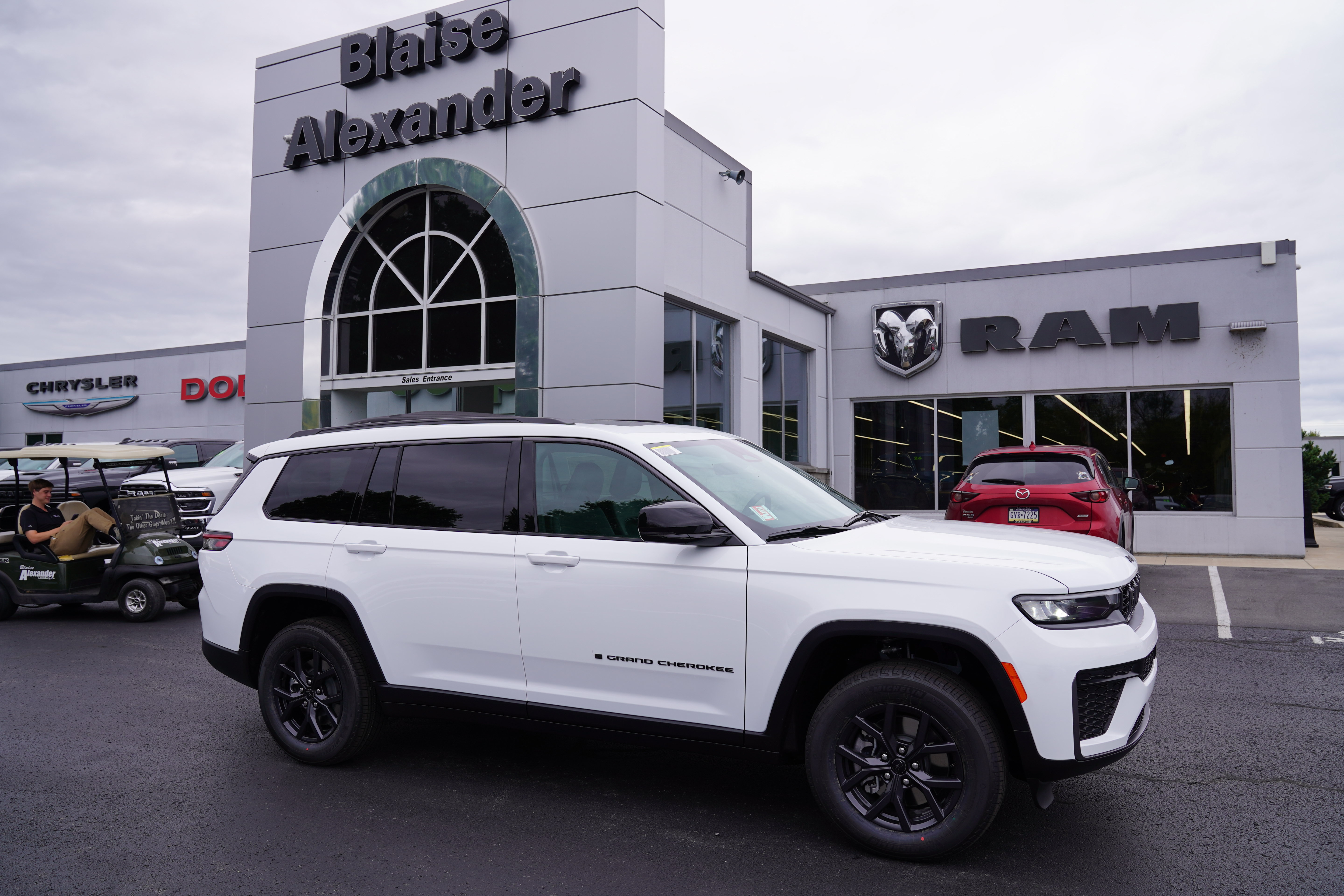 New 2027 Jeep Grand Cherokee L LAREDO ALTITUDE 4X4 Sport Utility