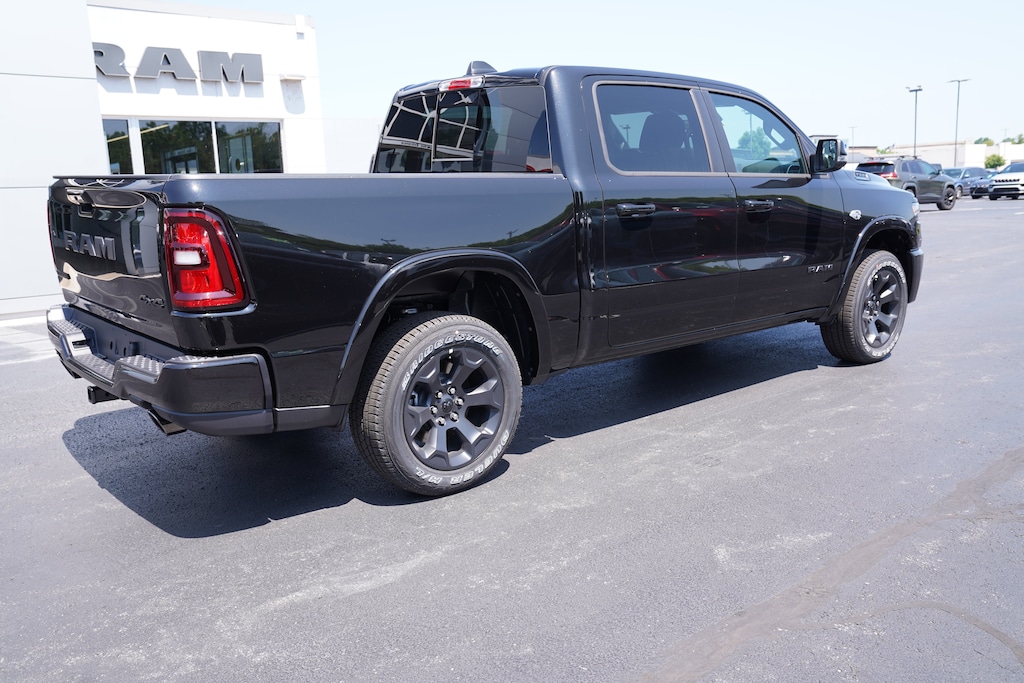 New 2026 Ram 1500 BIG HORN CREW CAB 4X4 5'7 BOX Pickup