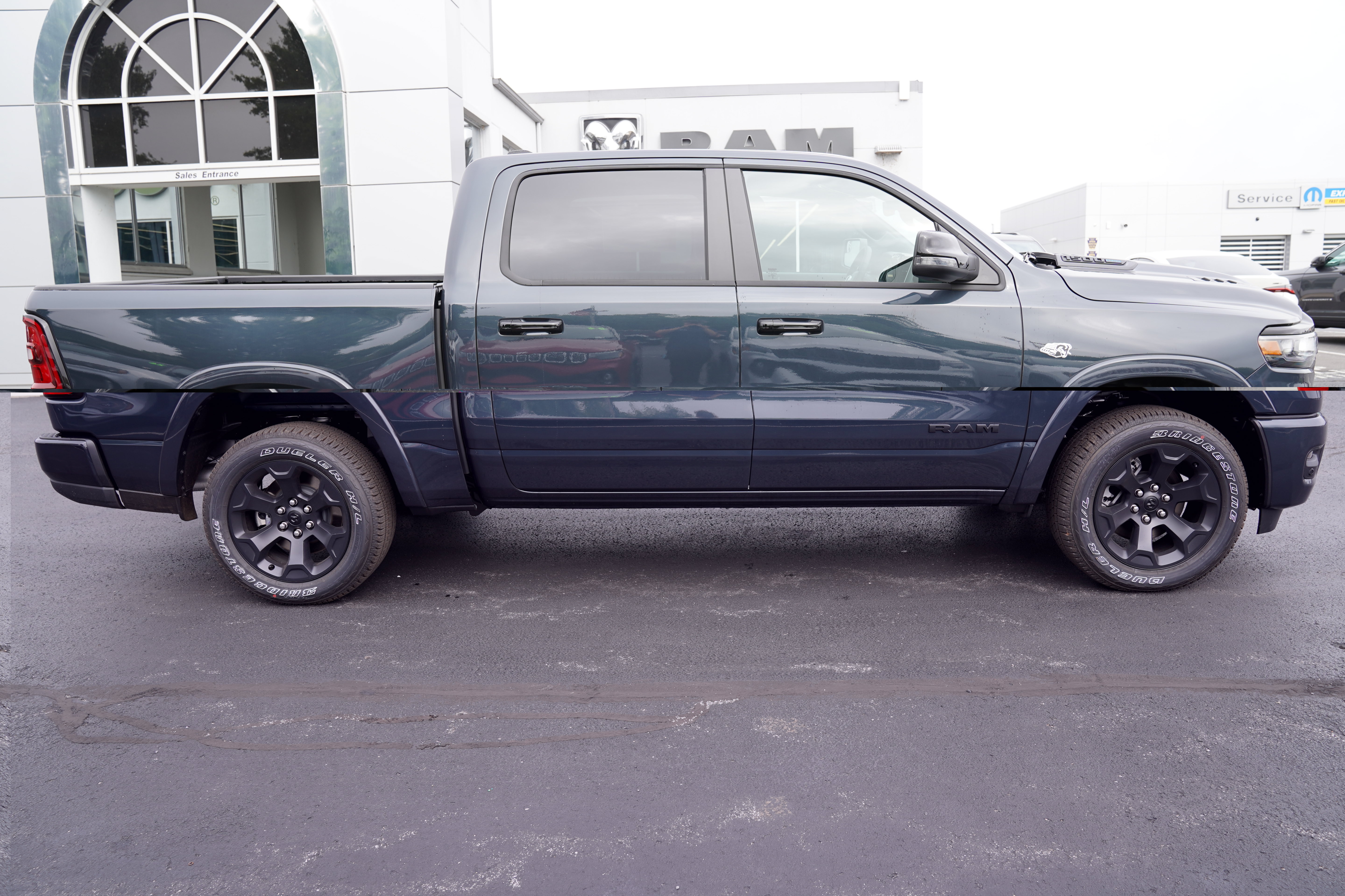 New 2026 Ram 1500 BIG HORN CREW CAB 4X4 5'7 BOX Pickup