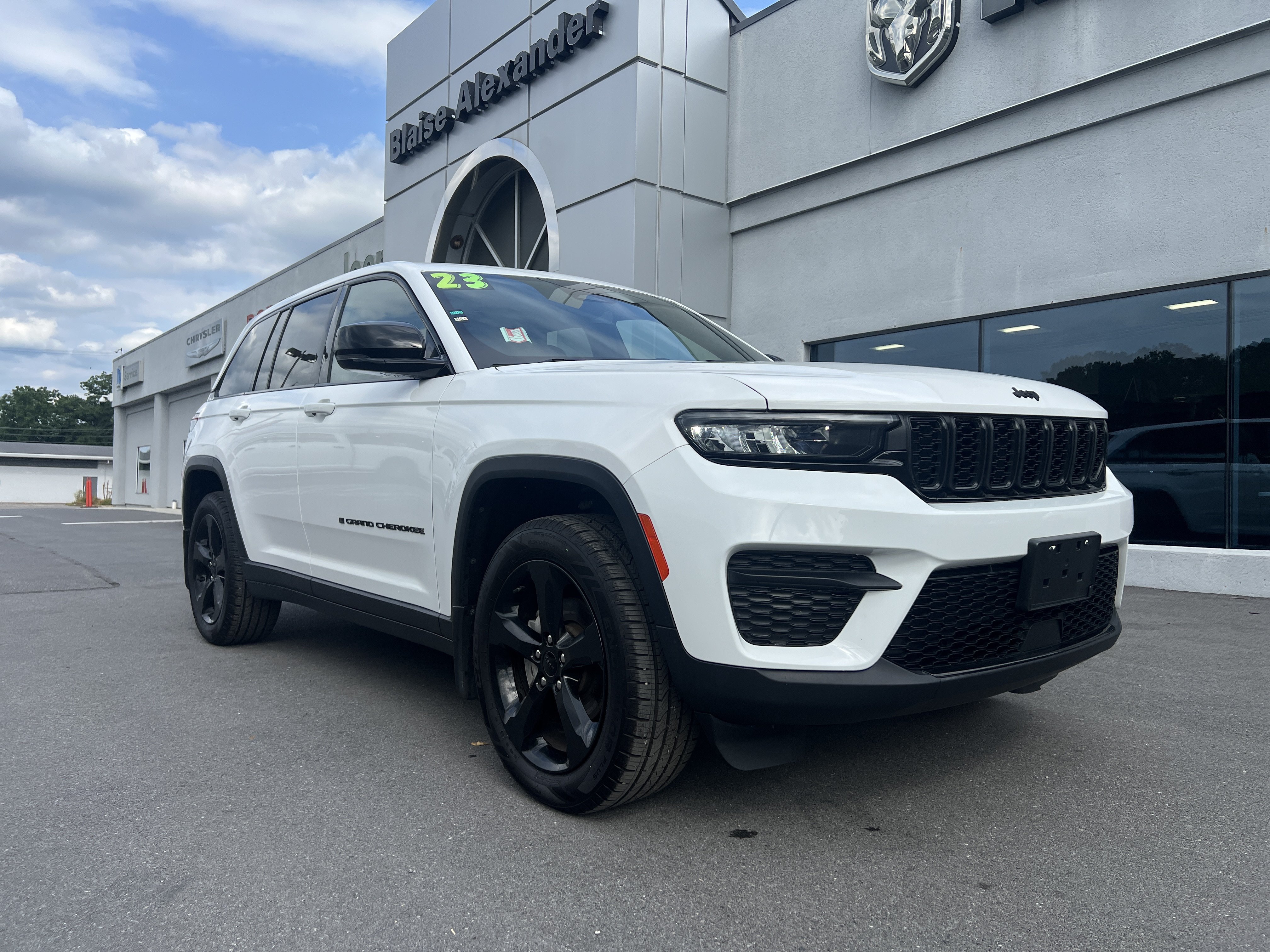 2023 Jeep Grand Cherokee Laredo SUV