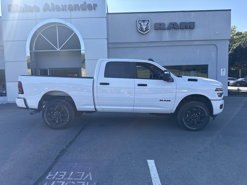New 2026 Ram 2500 BIG HORN CREW CAB 4X4 6'4 BOX Pickup