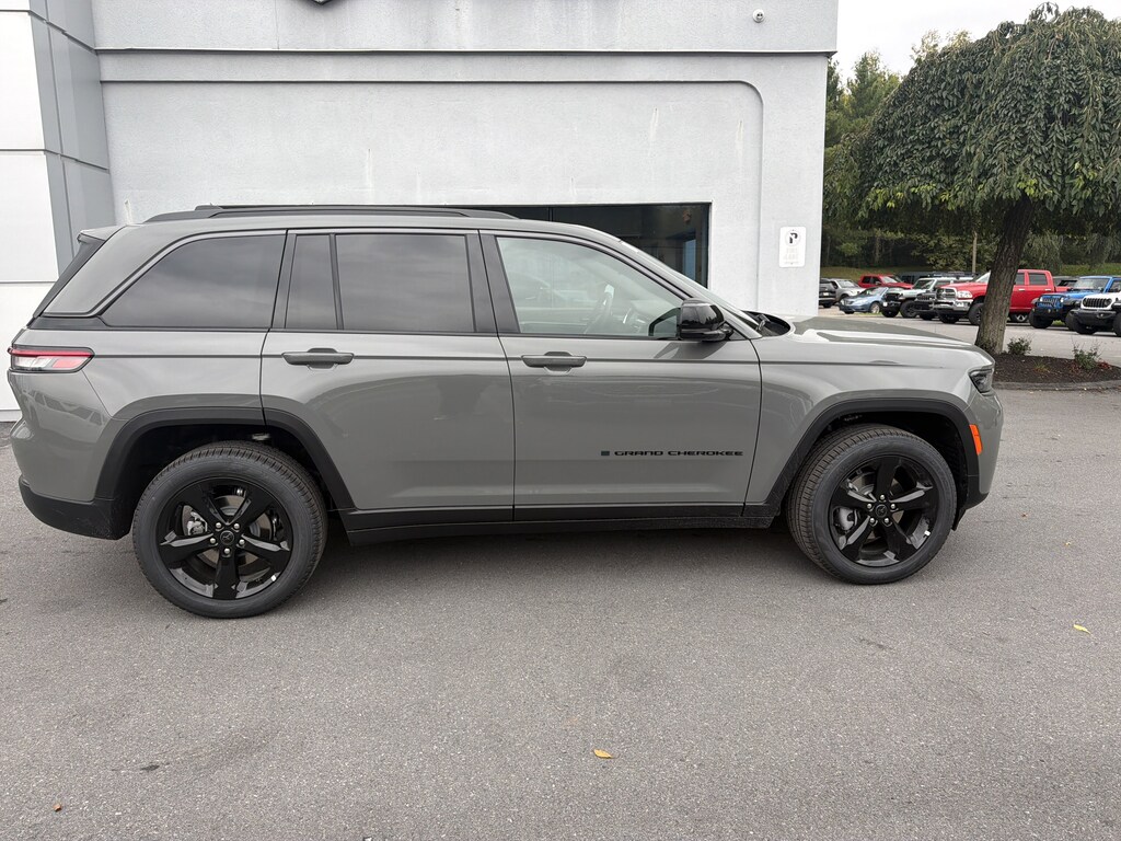 New 2027 Jeep Grand Cherokee LIMITED 4X4 Sport Utility