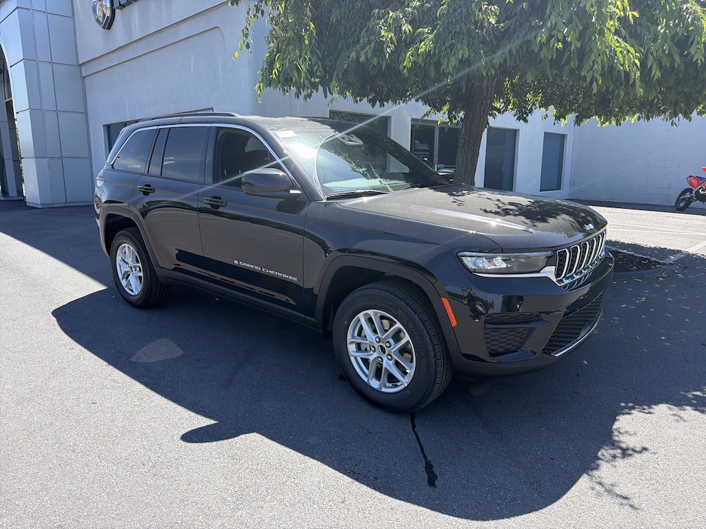 New 2026 Jeep Grand Cherokee LAREDO X 4X4 Sport Utility