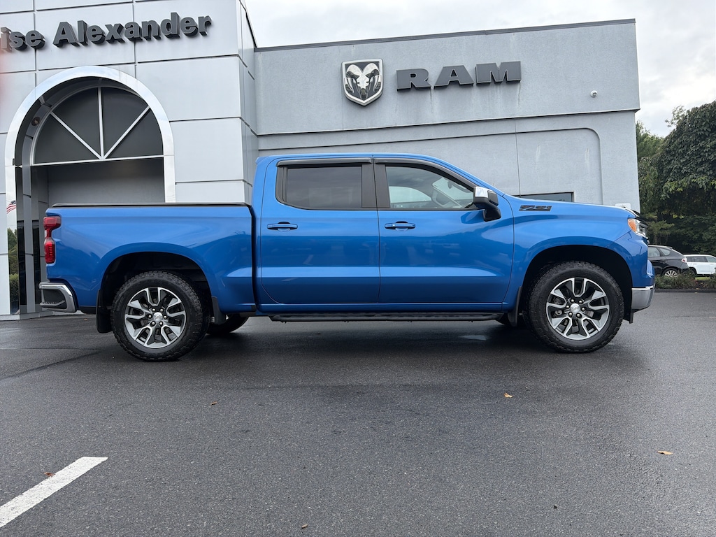 Used 2023 Chevrolet Silverado 1500 LT w/1LT Truck Crew Cab
